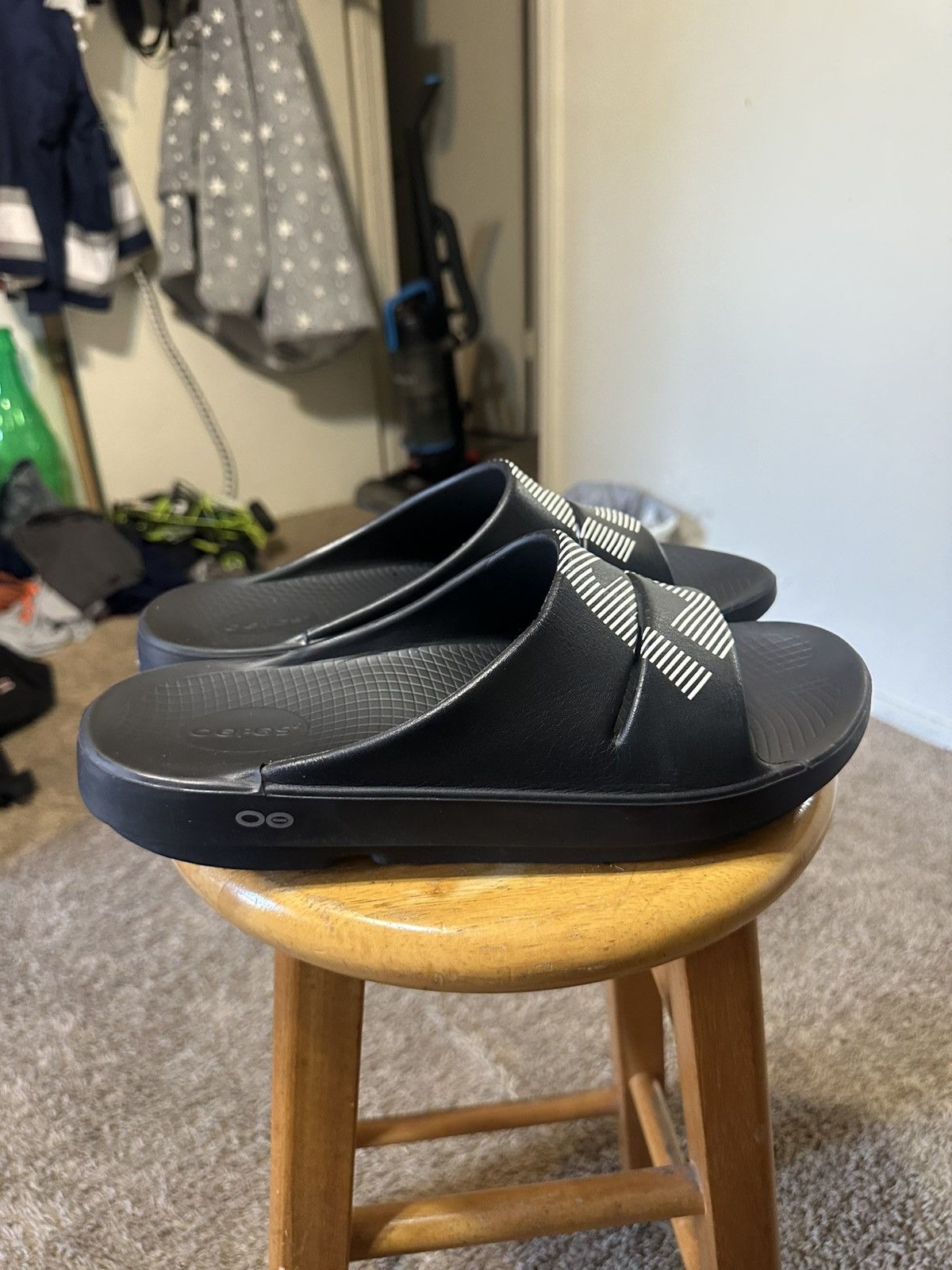 Other Oofos x FootJoy “triple black” slides 00s Size 10 Size US 10 / EU 43 - 2 Thumbnail