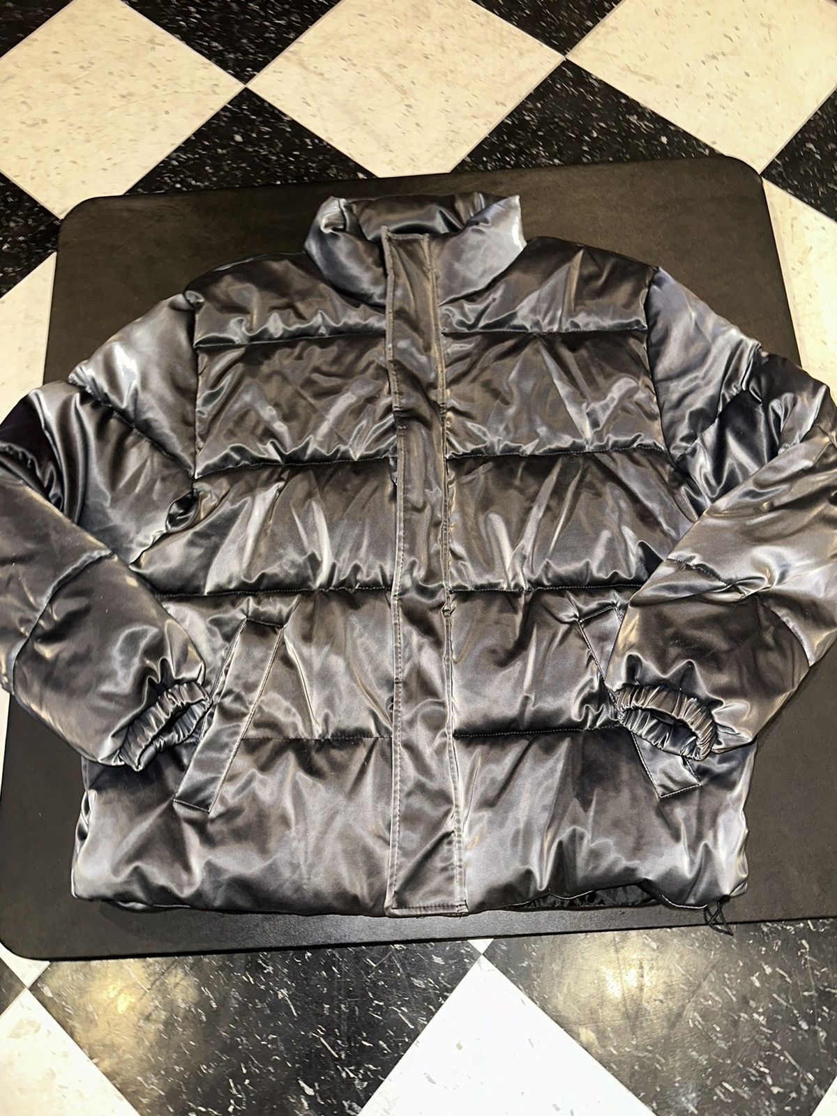 Forever 21 Shiny Black/Grey Winter Puffer Jacket Size US L / EU 52-54 / 3 - 1 Thumbnail