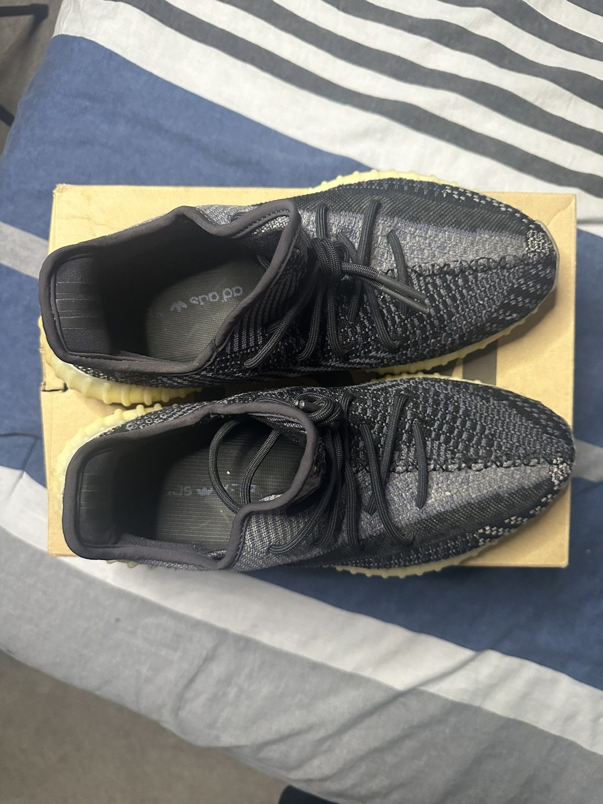 Yeezy Yeezy Boost 350 V2 ‘Carbon’ Mens Size US 11 / EU 44 - 2 Thumbnail