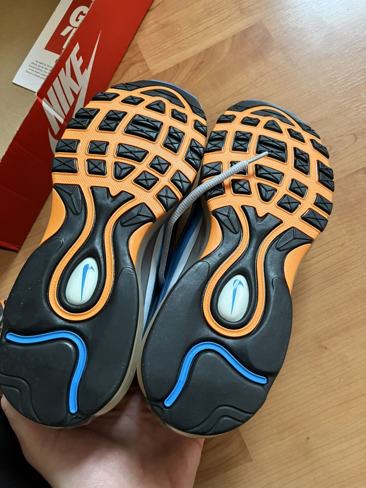 Nike NIKE AIR MAX DELUXE 99 Size US 9 / EU 42 - 3 Thumbnail