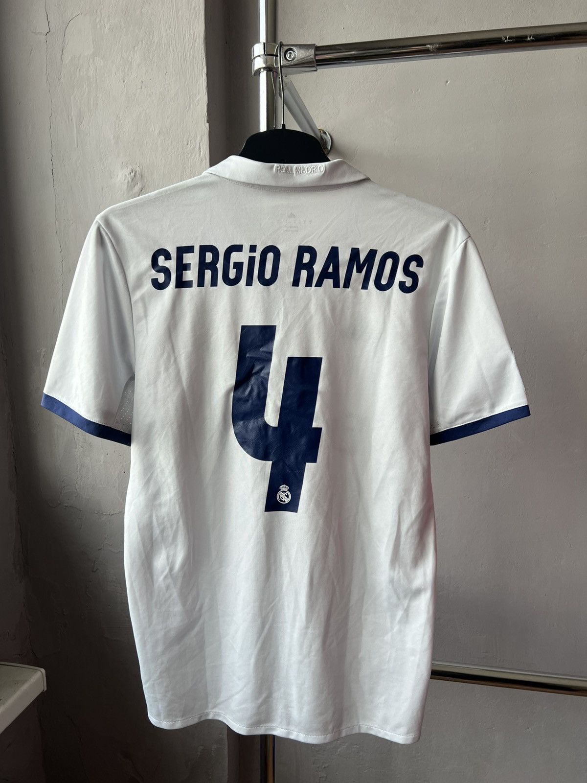 Adidas 2014/15 REAL MADRID #4 SERGIO RAMOS HOME SOCCER JERSEY SHIRT Size US M / EU 48-50 / 2 - 15 Thumbnail