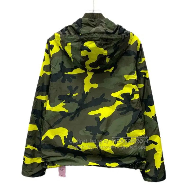 Valentino Valentino Camouflage Hooded Jacket for Men . Size US XS / EU 42 / 0 - 2 Thumbnail