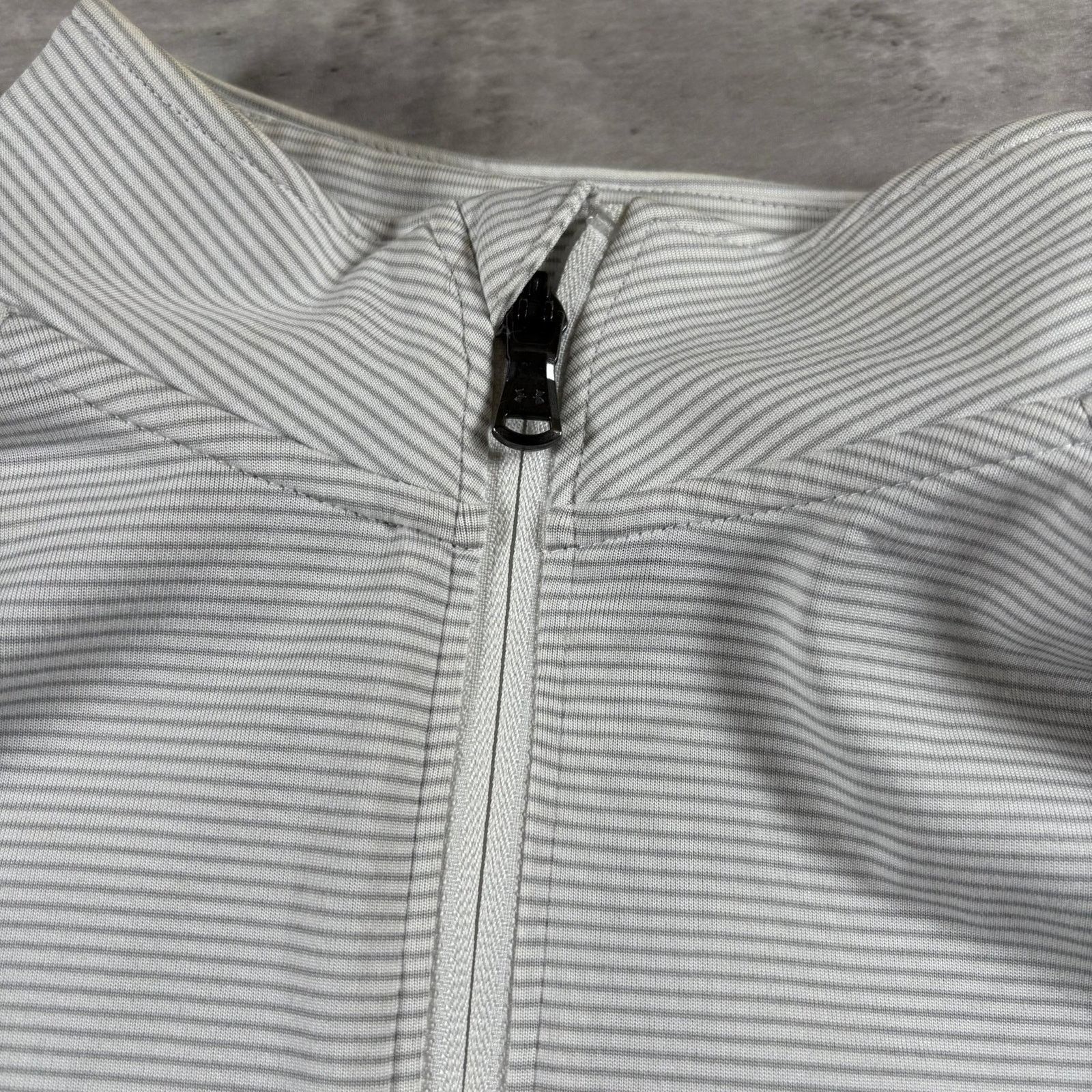 Under Armour UA 1/2 zip up Size M / US 6-8 / IT 42-44 - 3 Thumbnail