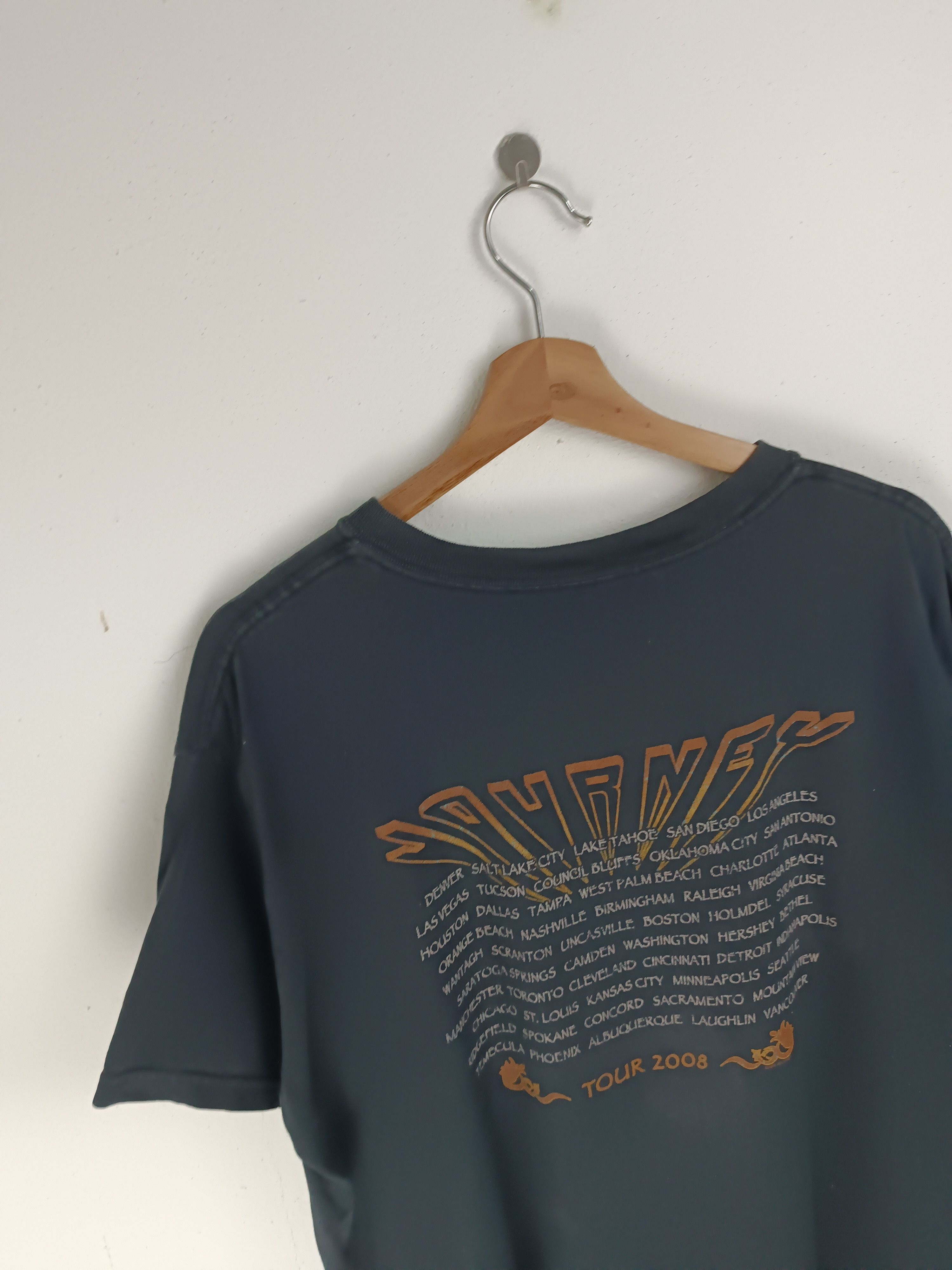 Band Tees VINTAGE 2008 JOURNEY TOUR TEE deff bon jovi floyd Size US L / EU 52-54 / 3 - 12 Thumbnail
