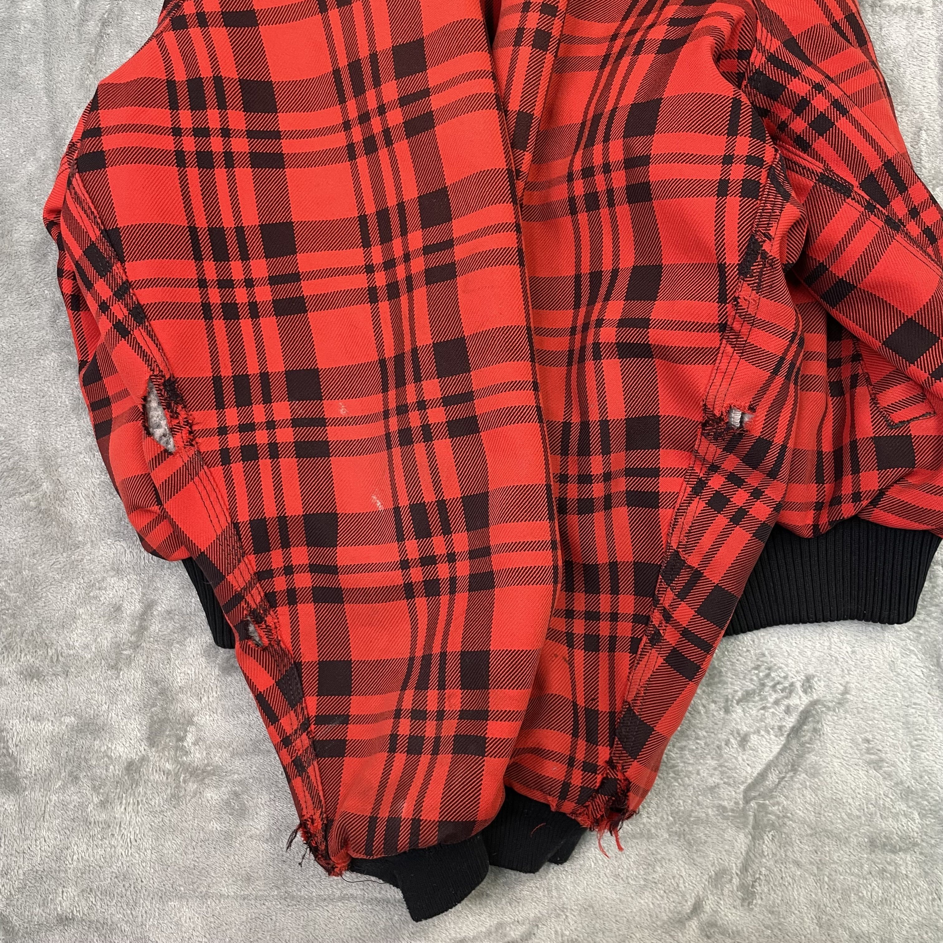 Carhartt × Vintage Vintage 80s Plaid Carhartt insulated jacket Thrashed Size US XXL / EU 58 / 5 - 3 Thumbnail