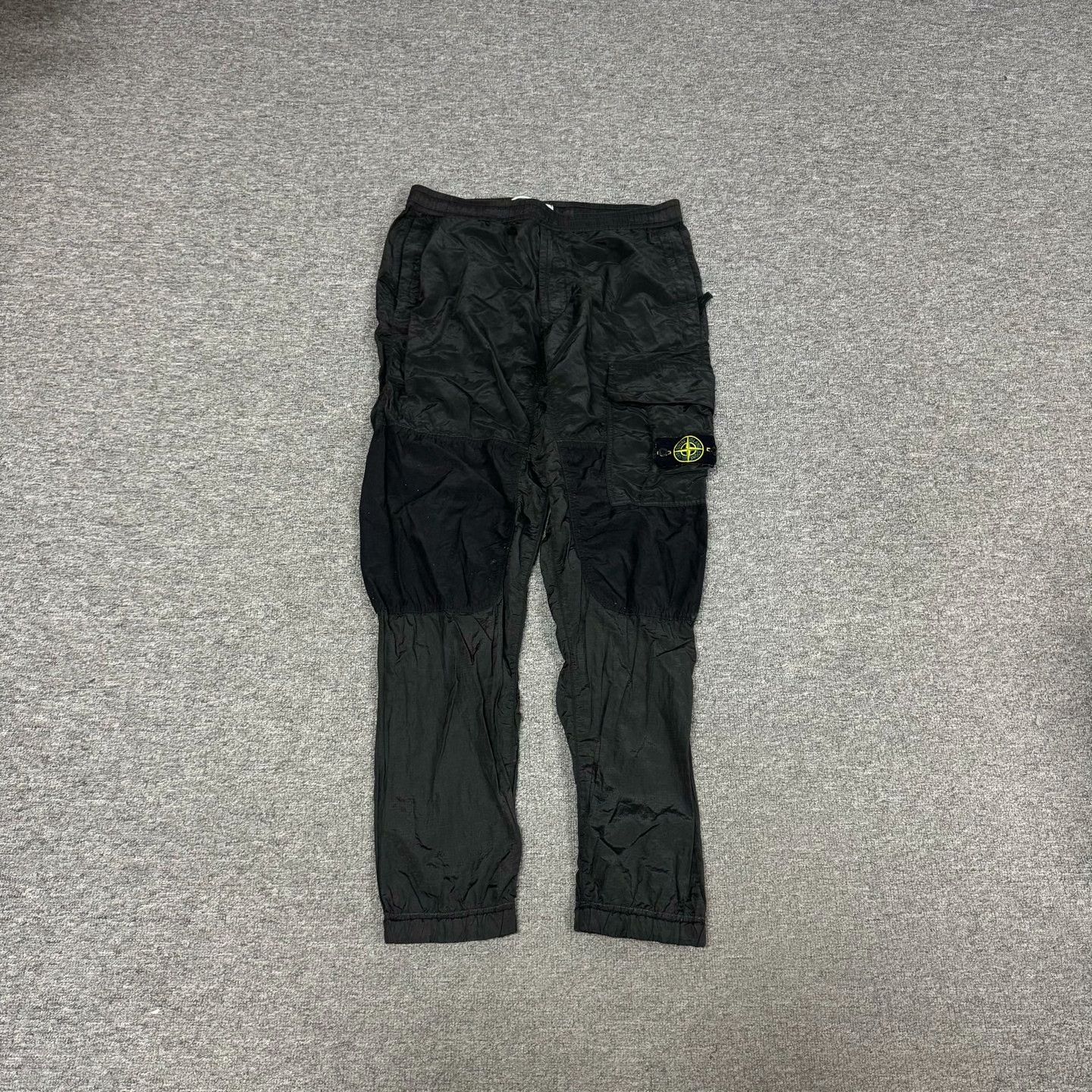 Stone Island Stone Island Metallic Nylon Straight Cargo Pants Size US 34 / EU 50 - 1 Thumbnail