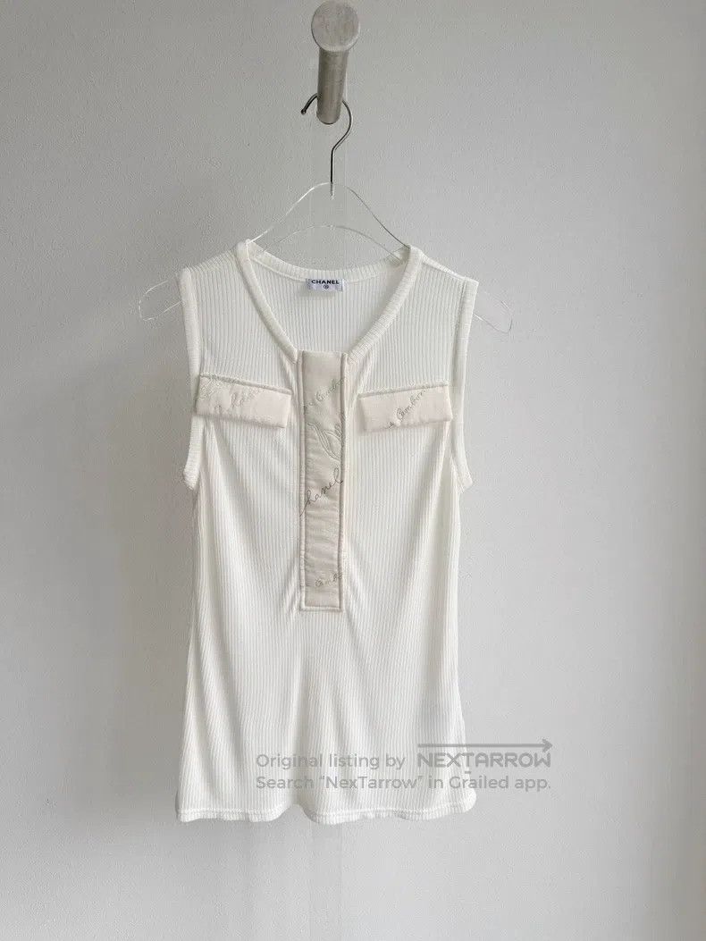 Chanel Chanel 16P white sleeveless knitted vest Size XXS / US 00 / IT 34 - 2 Thumbnail