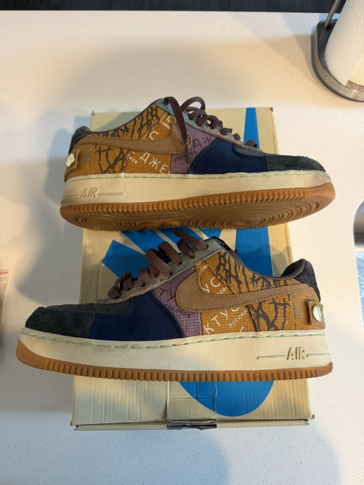Nike × Travis Scott Nike Air Force 1 Low x Travis Scott Size US 9.5 / EU 42-43 - 3 Thumbnail