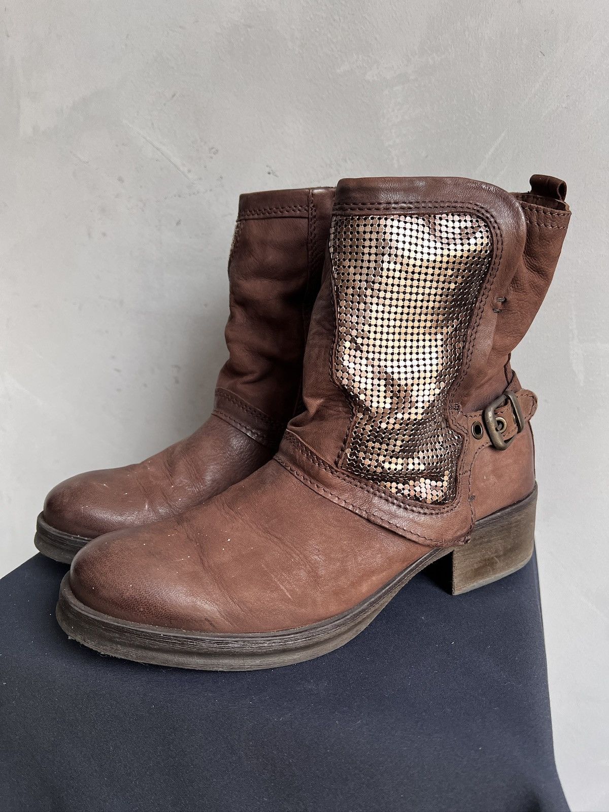 Hedi Slimane Studded shield leather ankle boots avant garde rick owens Size US 8 / EU 41 - 1 Thumbnail