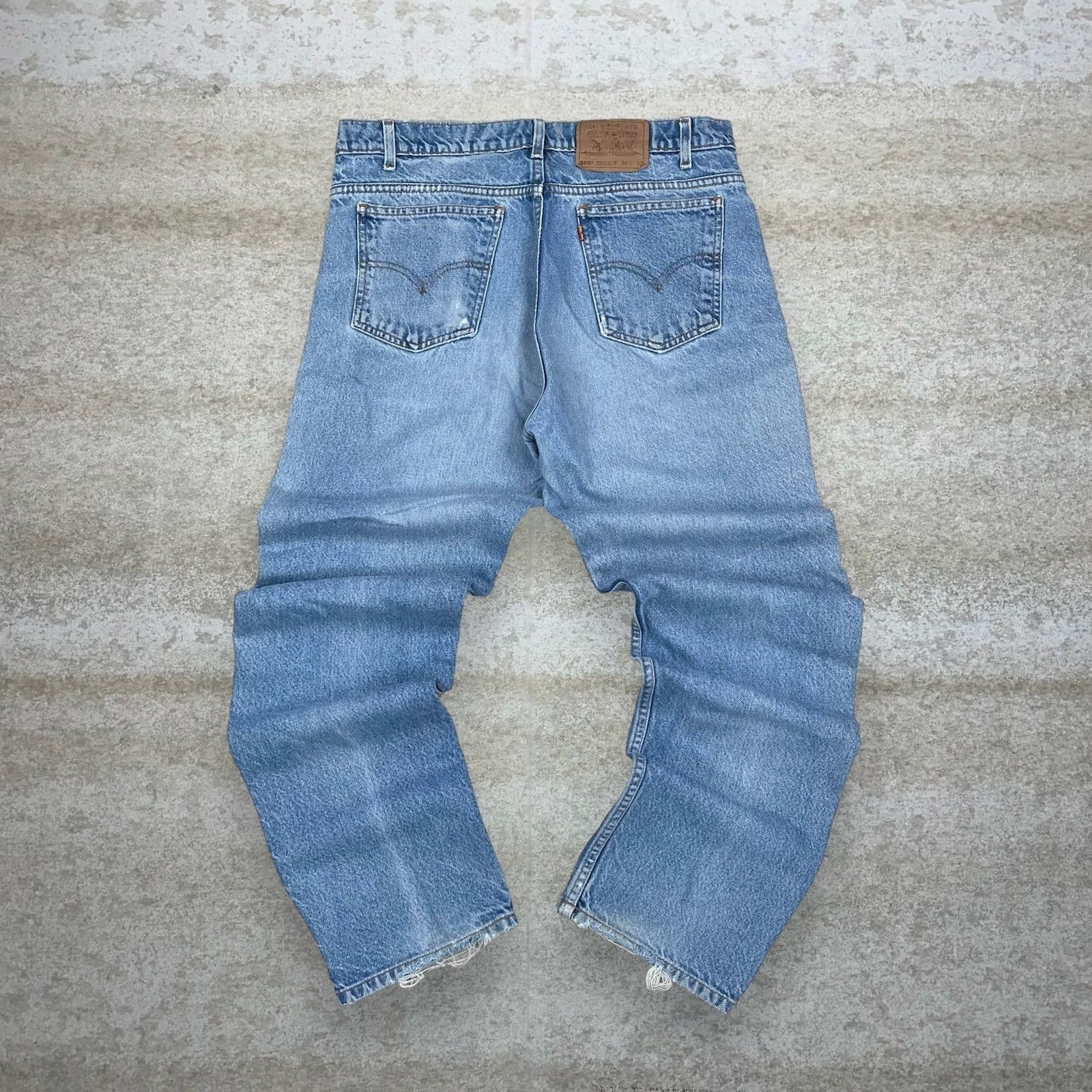 Image of Vintage Orange Tab Levis Jeans 505 Distressed Denim 90's in Blue, Men's (Size 36)