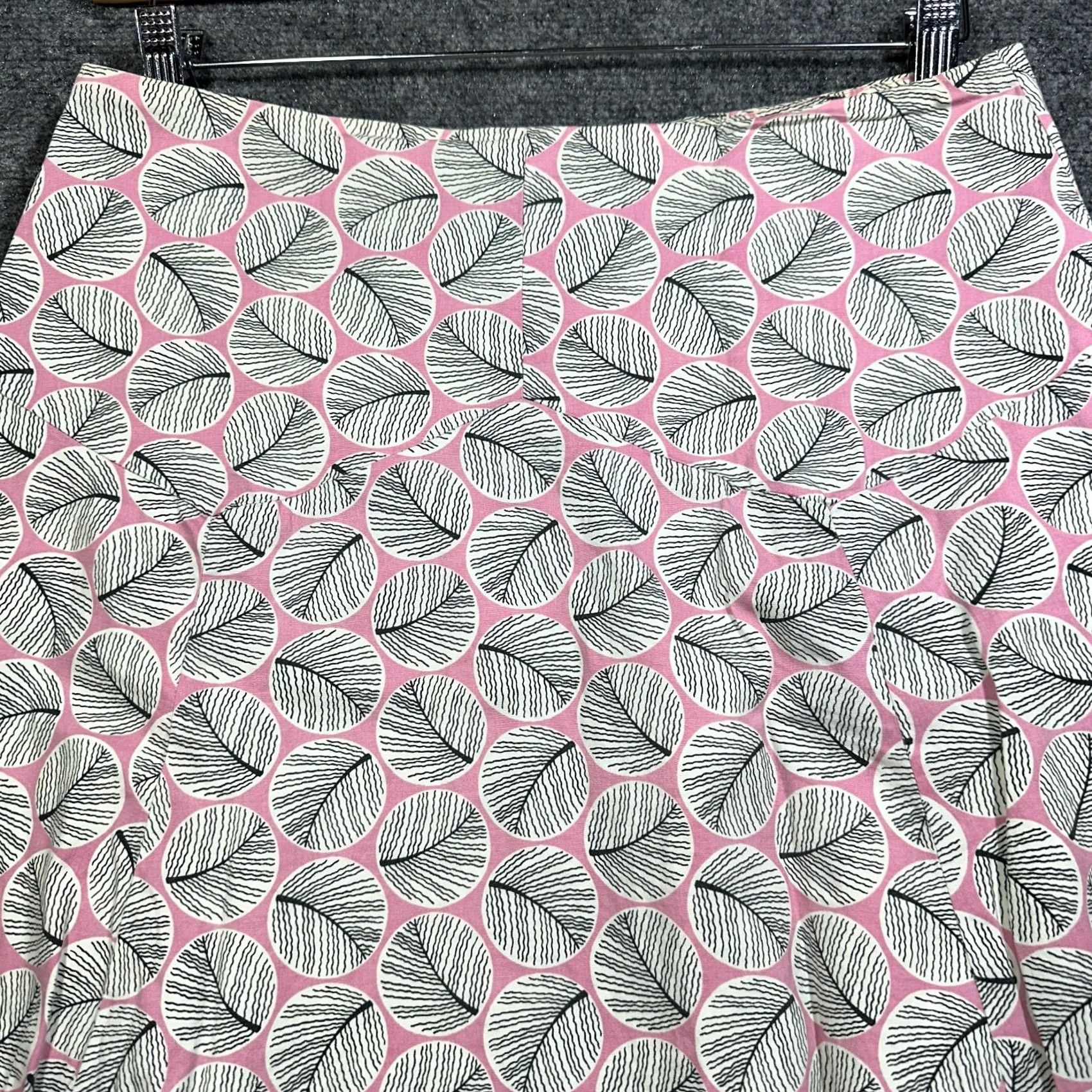 Anthropologie Anthropologie Skirt Womens 8 Pink Cotton Stretch Zipper Lined Knee Length Geometric Pattern A-Line Dressy Casual Workwear Size 30" / US 8 / IT 44 - 5 Thumbnail