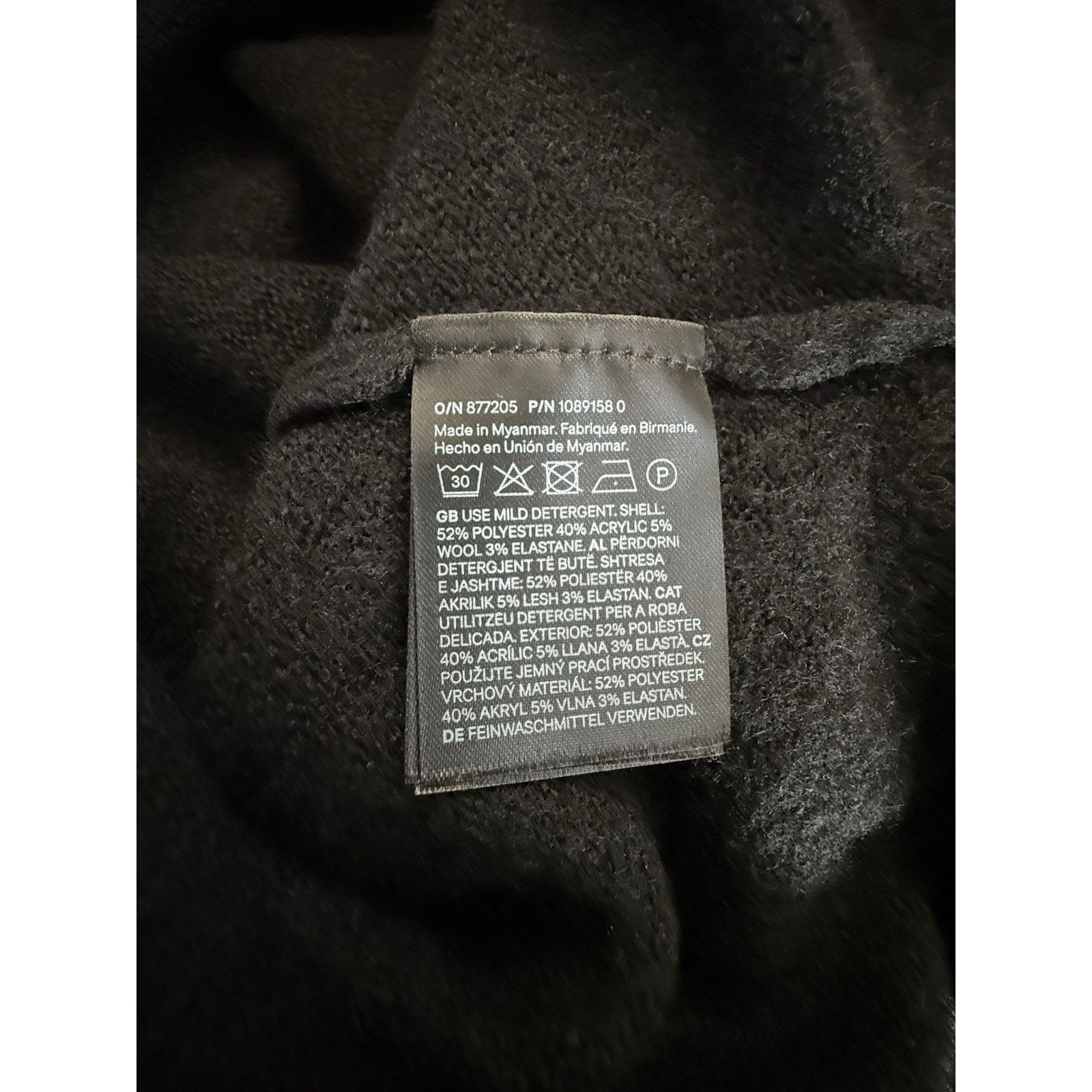 H&M H&M Sweater Womens Size XS Black V-Neck Pullover Poly, Wool Size XS / US 0-2 / IT 36-38 - 8 Thumbnail