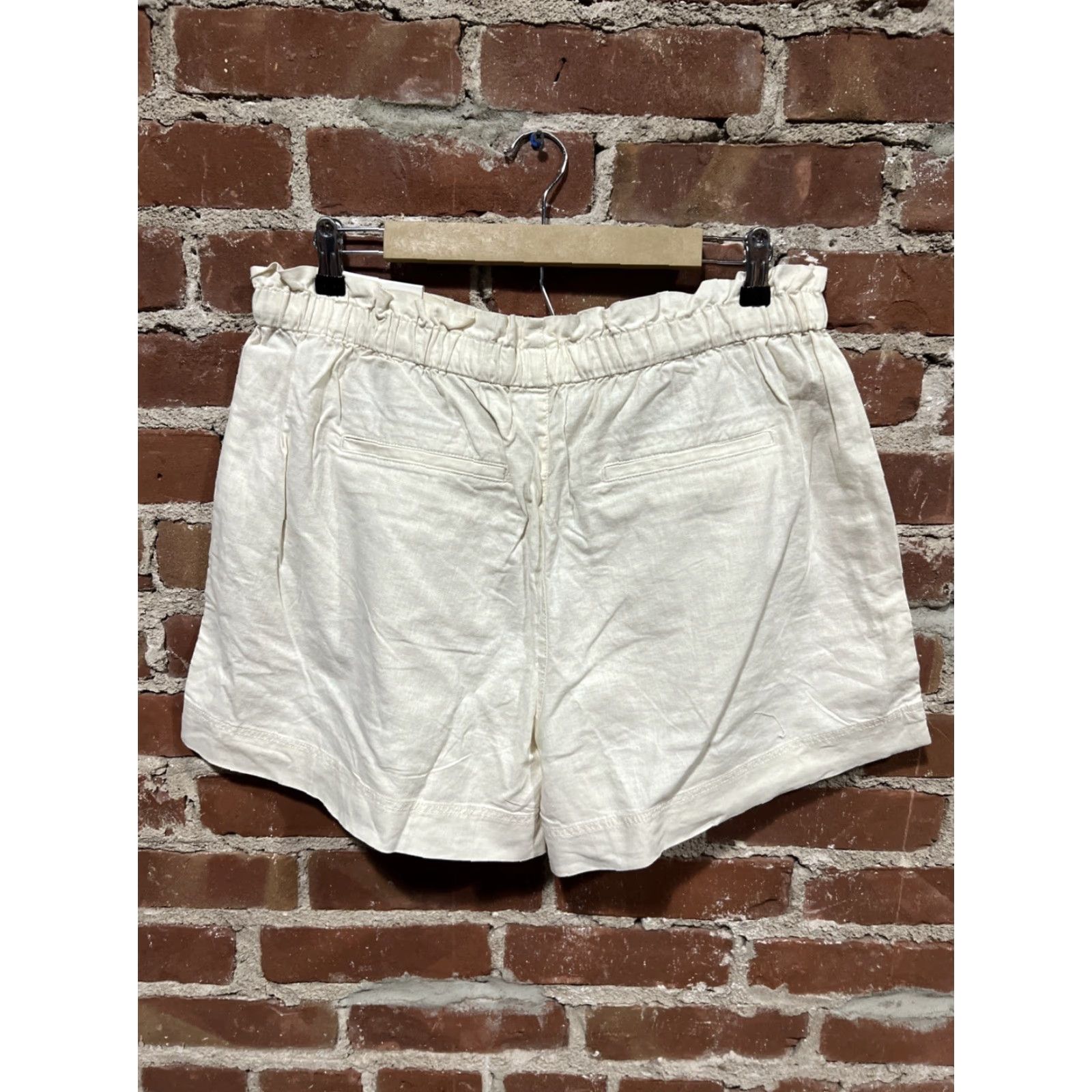Uniqlo Uniqlo Shorts 2XL White Cotton Linen Polyester Paperbag Solid Pockets Casual Travel Outdoor Womens Size 40" / US 18 - 3 Thumbnail