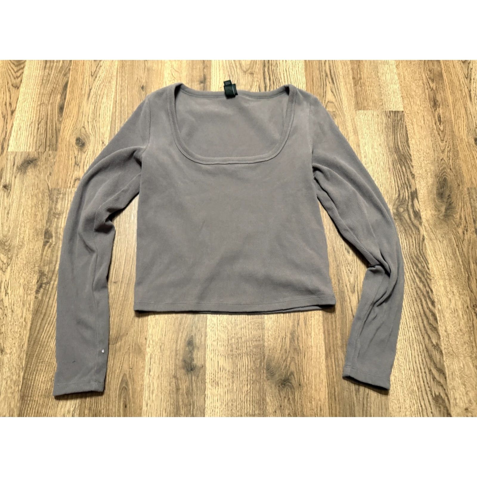 Vintage Wild Fable Shirt Women's Small Gray Long Sleeve Crop Top Scoop Neck Size S / US 4 / IT 40 - 2 Thumbnail