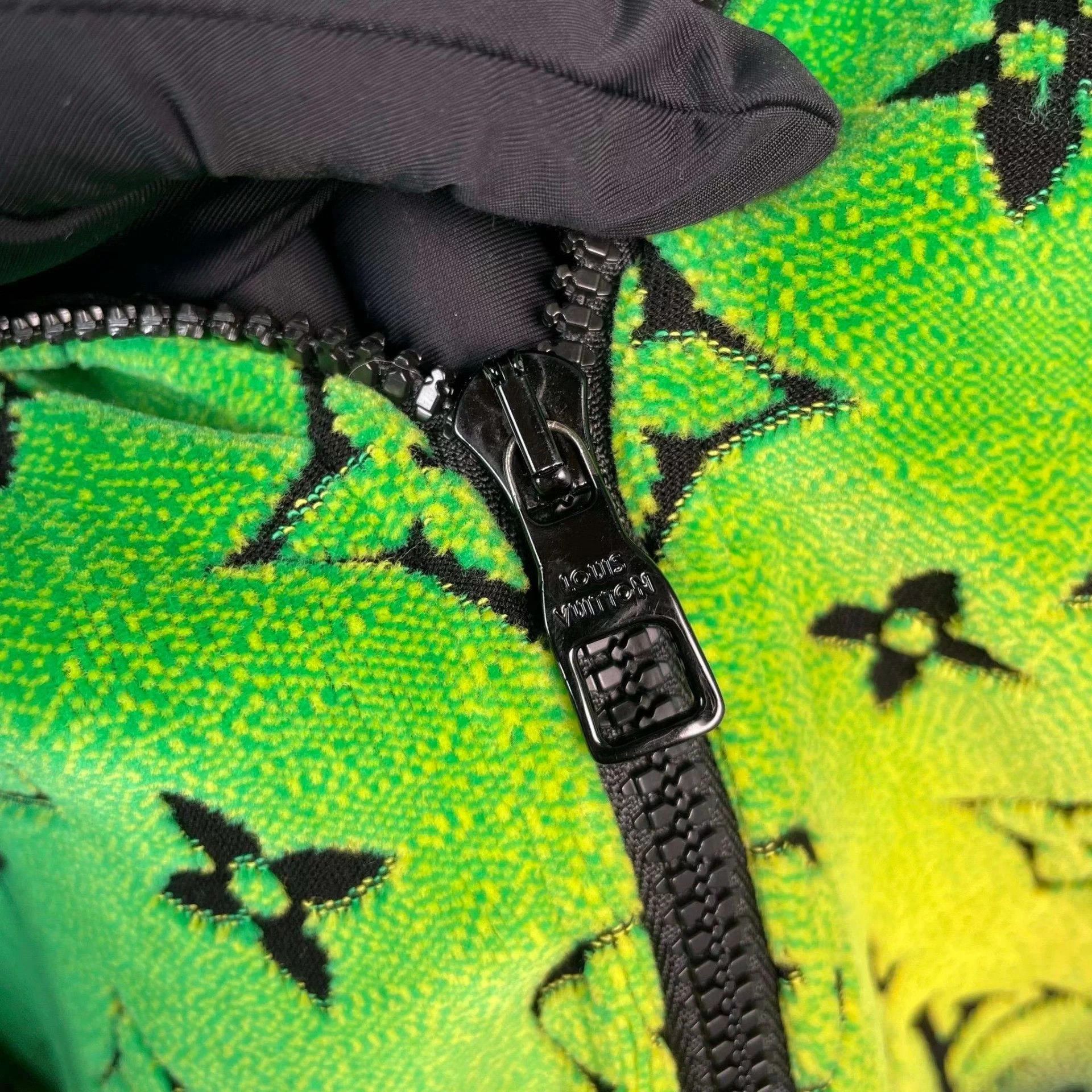 Louis Vuitton LV allover black green gradient hooded cardigan S Size US S / EU 44-46 / 1 - 3 Thumbnail