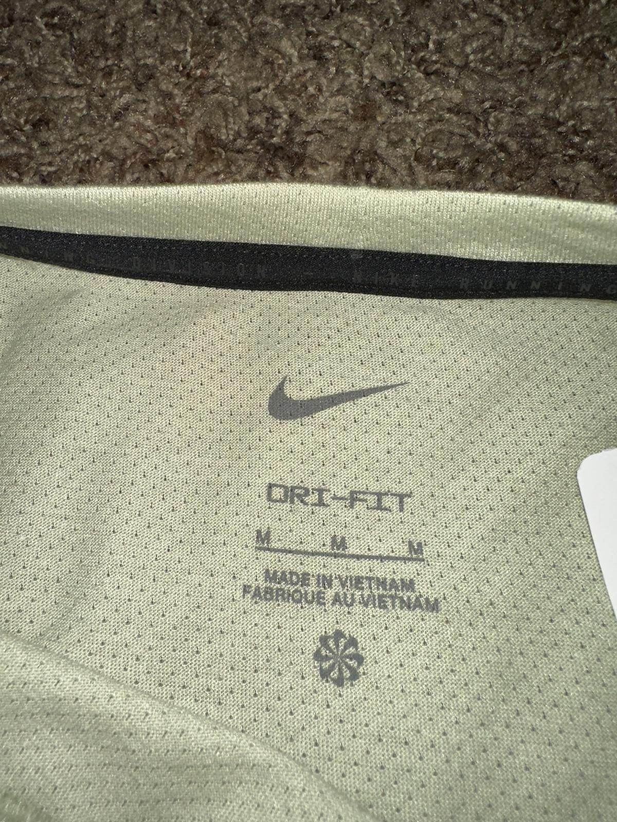 Nike Nike Rise 365 Running Division Men's Dri-FIT Short-Sleeve Running Top Size US M / EU 48-50 / 2 - 5 Thumbnail