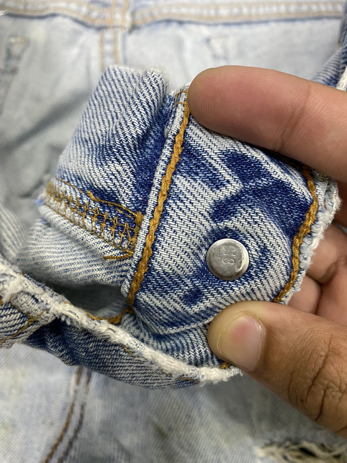 🔥LEVIS 560 ORANGE TAB THRASHED LOOSE FIT TAPERED LEG