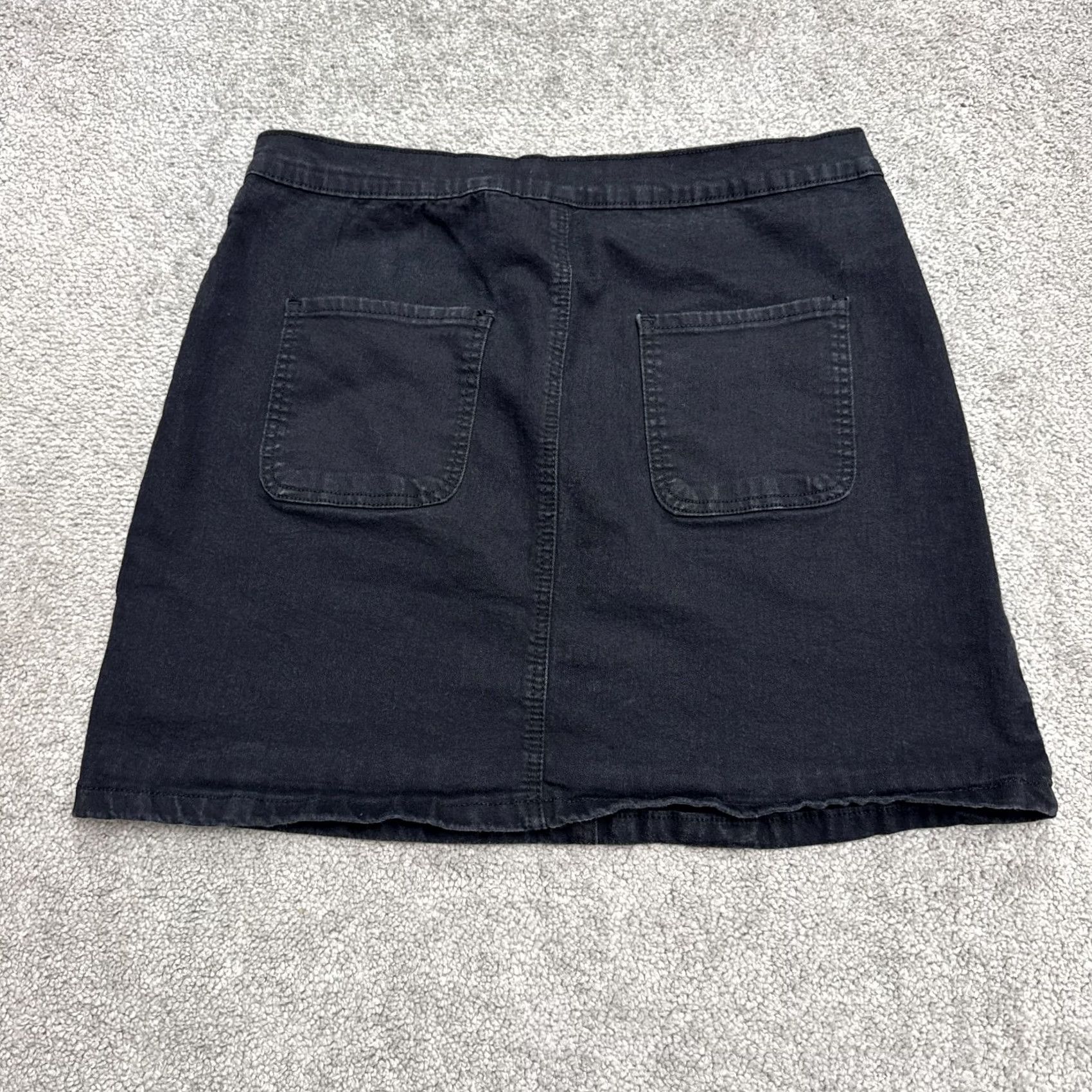 PrettyLittleThing Prettylittlething Denim Skirt Womens 12 Black Mini A-Line Casual Stretch Pockets Size 34" / US 12 / IT 48 - 2 Thumbnail