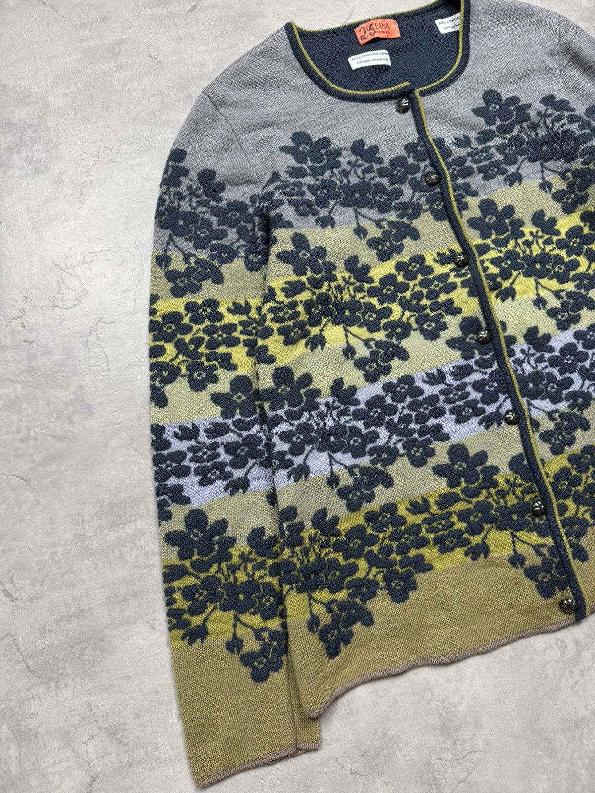 Vintage Oleana Cardigan Size M / US 6-8 / IT 42-44 - 2 Thumbnail