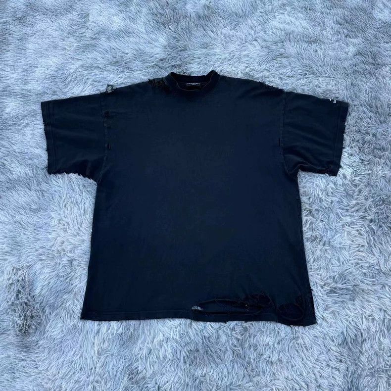 Balenciaga Balenciaga 3 B sports destruction short sleeve 2504-Nextarr Size US S / EU 44-46 / 1 - 1 Thumbnail