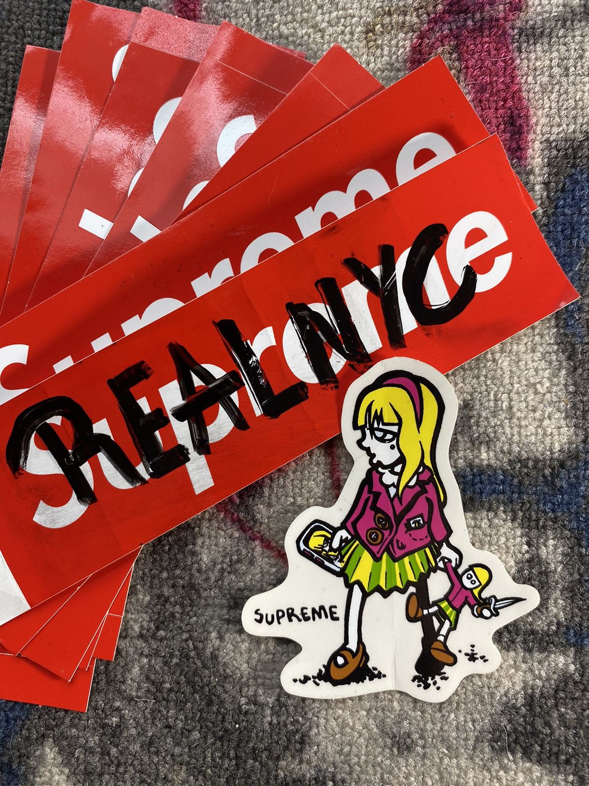 Supreme Supreme Andy Howell Suzie Switchblade Sticker Size ONE SIZE - 1 Preview