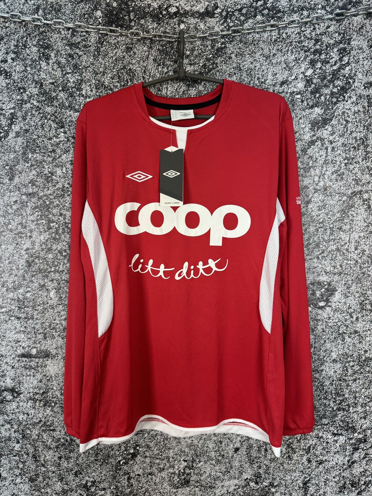 Umbro Umbro Coop Vision Tailored Long Sleeve T-Shirt Soccer Sz 40 Size US S / EU 44-46 / 1 - 2 Thumbnail