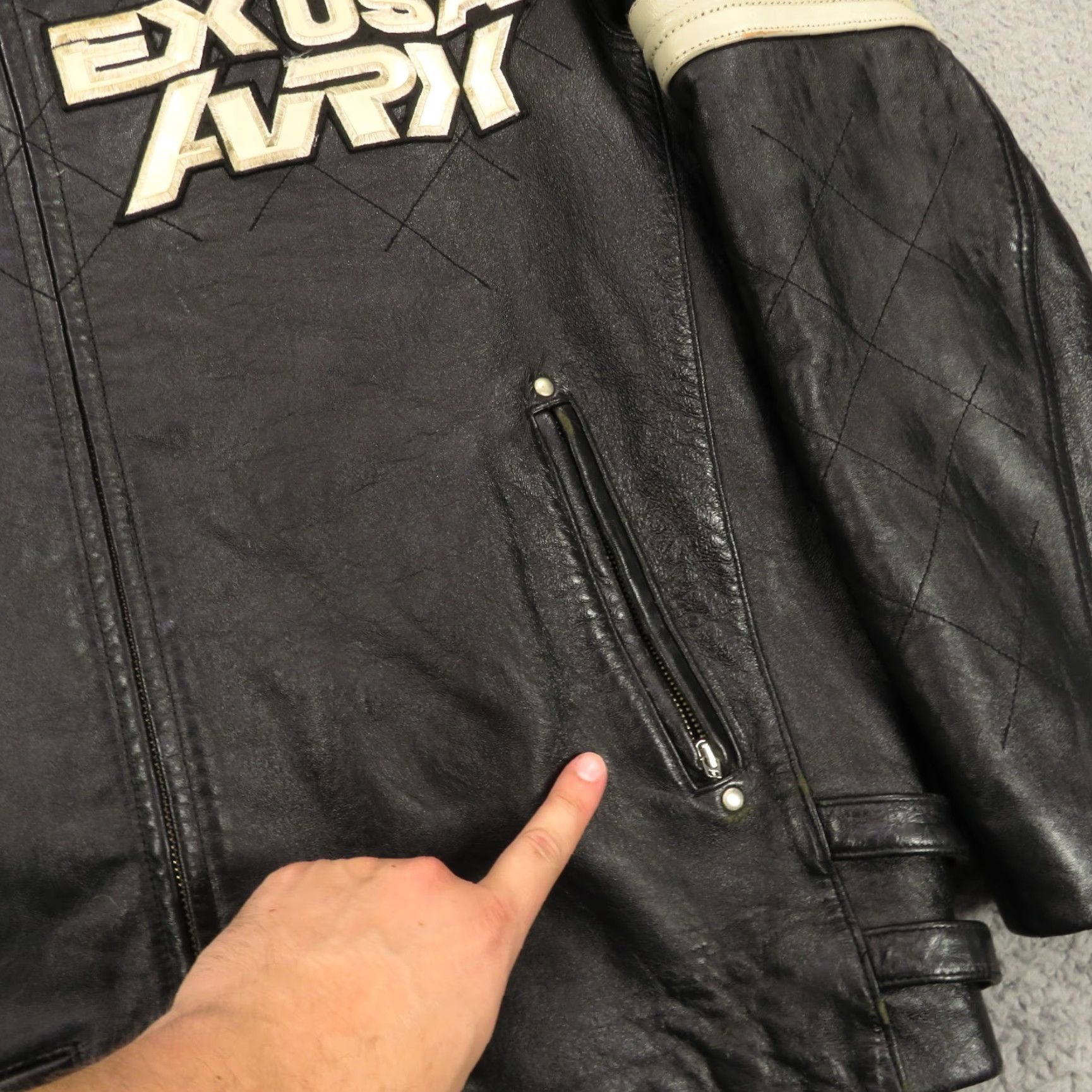 Avirex VINTAGE Avirex Leather Jacket XL Mens Racing Moto Motorcycle Lion Patch Cafe Racer Quilt Jacket Size US XL / EU 56 / 4 - 3 Thumbnail