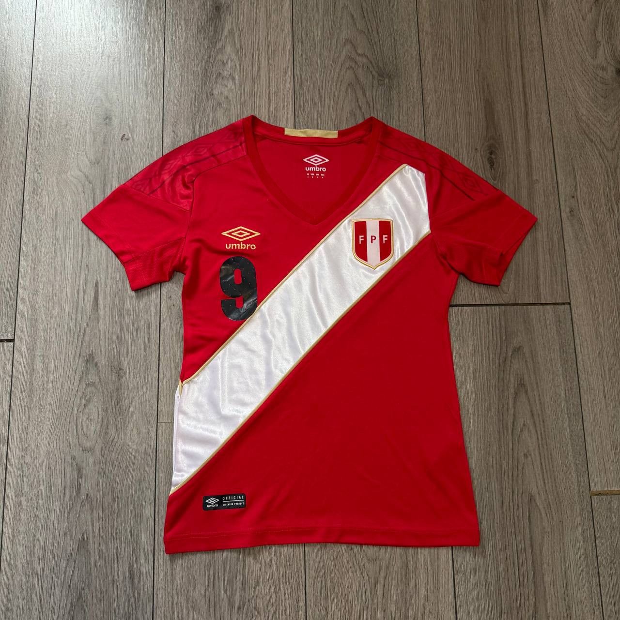 Umbro UMBRO PERU 2018/2020 GUERRERO SOCCER FOOTBALL JERSEY Size US S / EU 44-46 / 1 - 1 Thumbnail