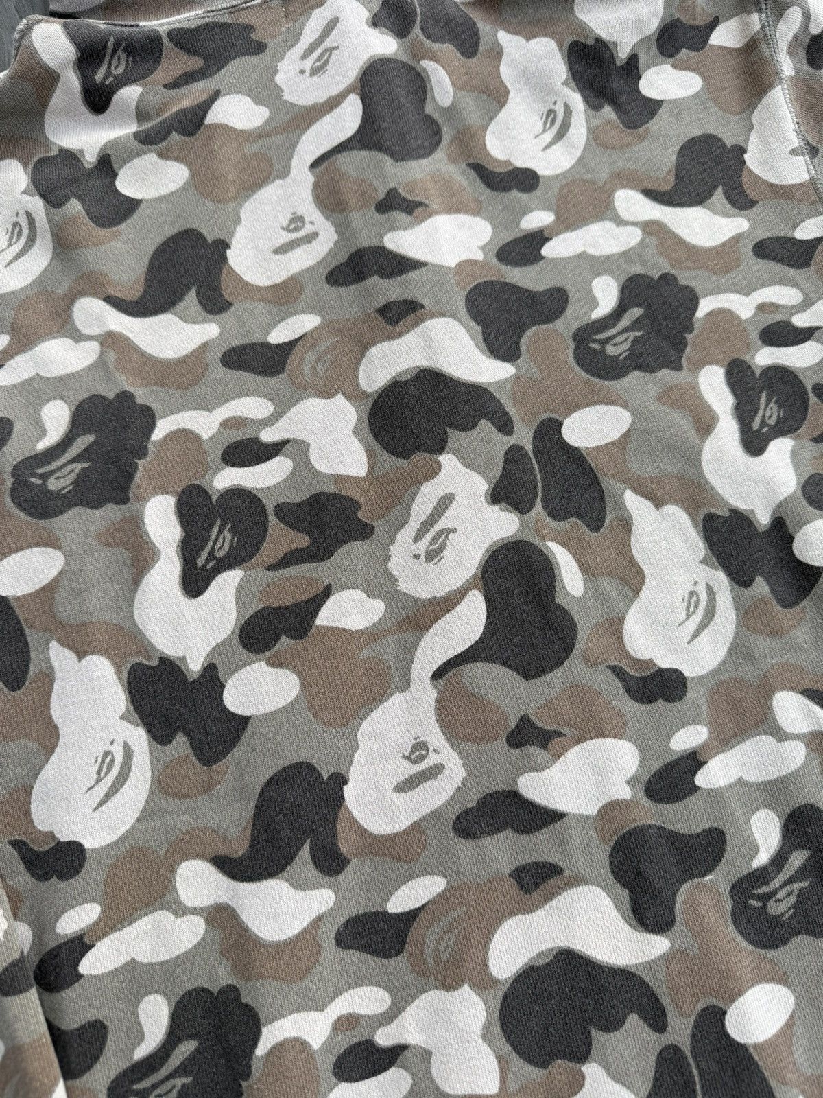 Bape Vintage A Bathing Ape "BAPE" 1st Camo Fullzip Hoodie Nigo Size US S / EU 44-46 / 1 - 21 Thumbnail