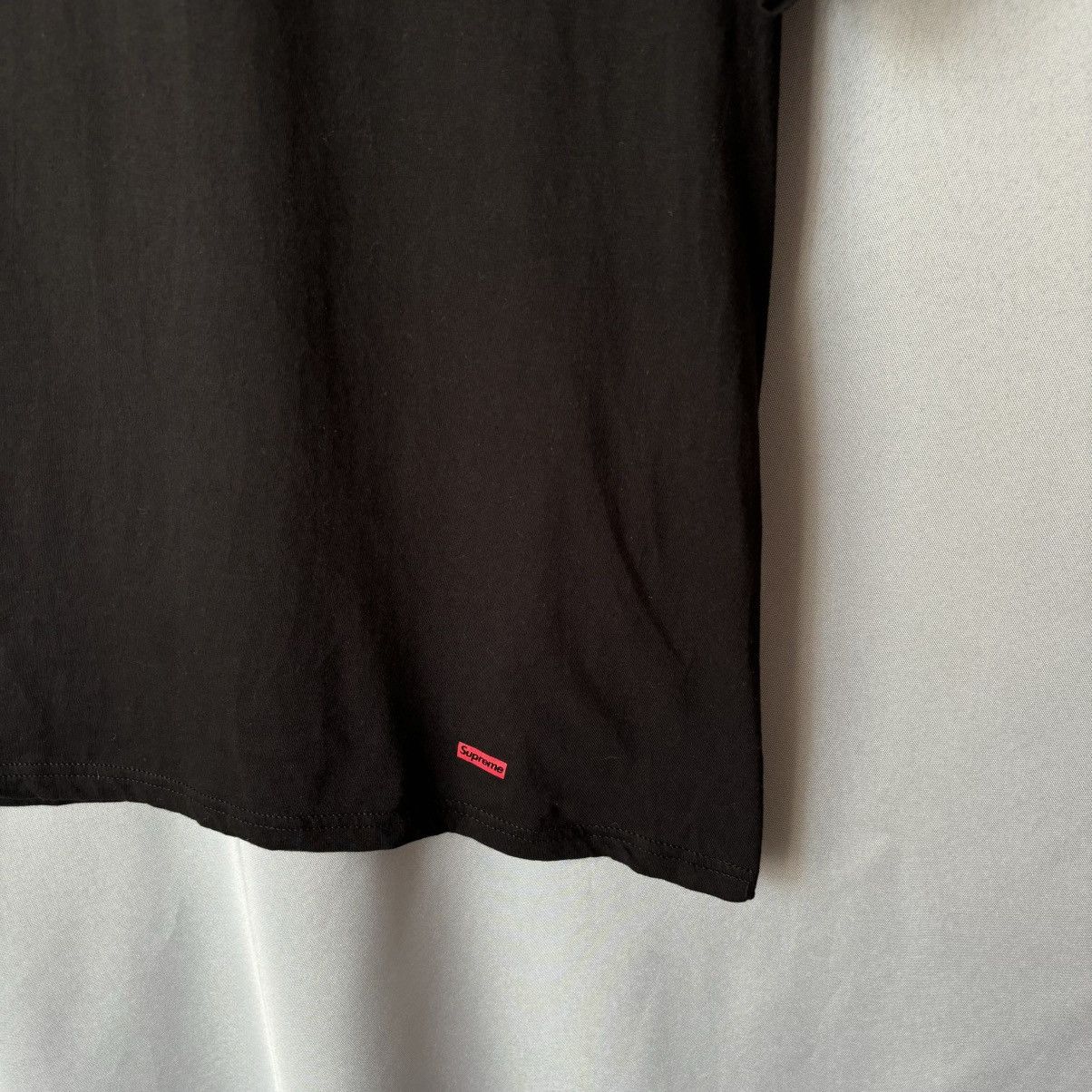 Hanes × Supreme Supreme Hanes basic tee black small streetwear rare Size US S / EU 44-46 / 1 - 2 Thumbnail