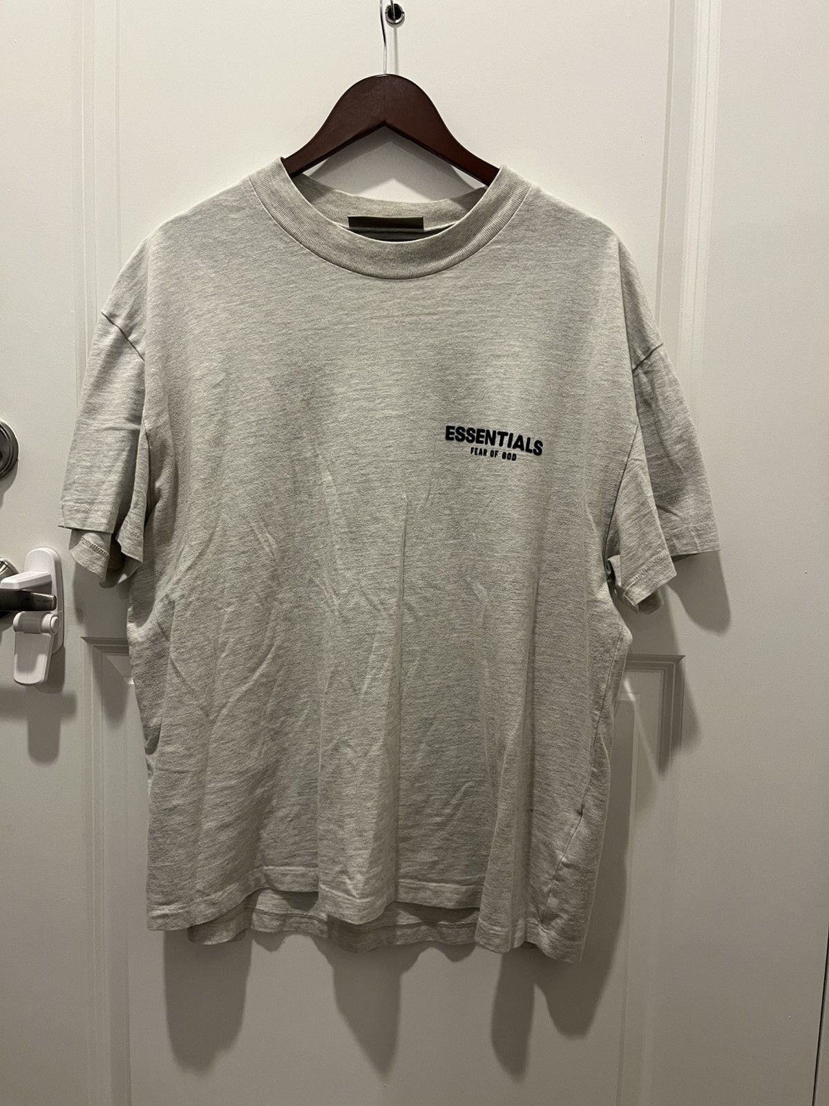 Fear of God fear of god essentials t-shirt (ss22) light oatmeal Size US M / EU 48-50 / 2 - 1 Thumbnail