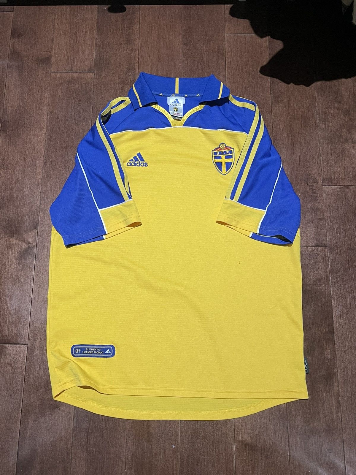 Adidas Adidas 2000/2001 Sweden Home Football Kit Size US L / EU 52-54 / 3 - 2 Thumbnail
