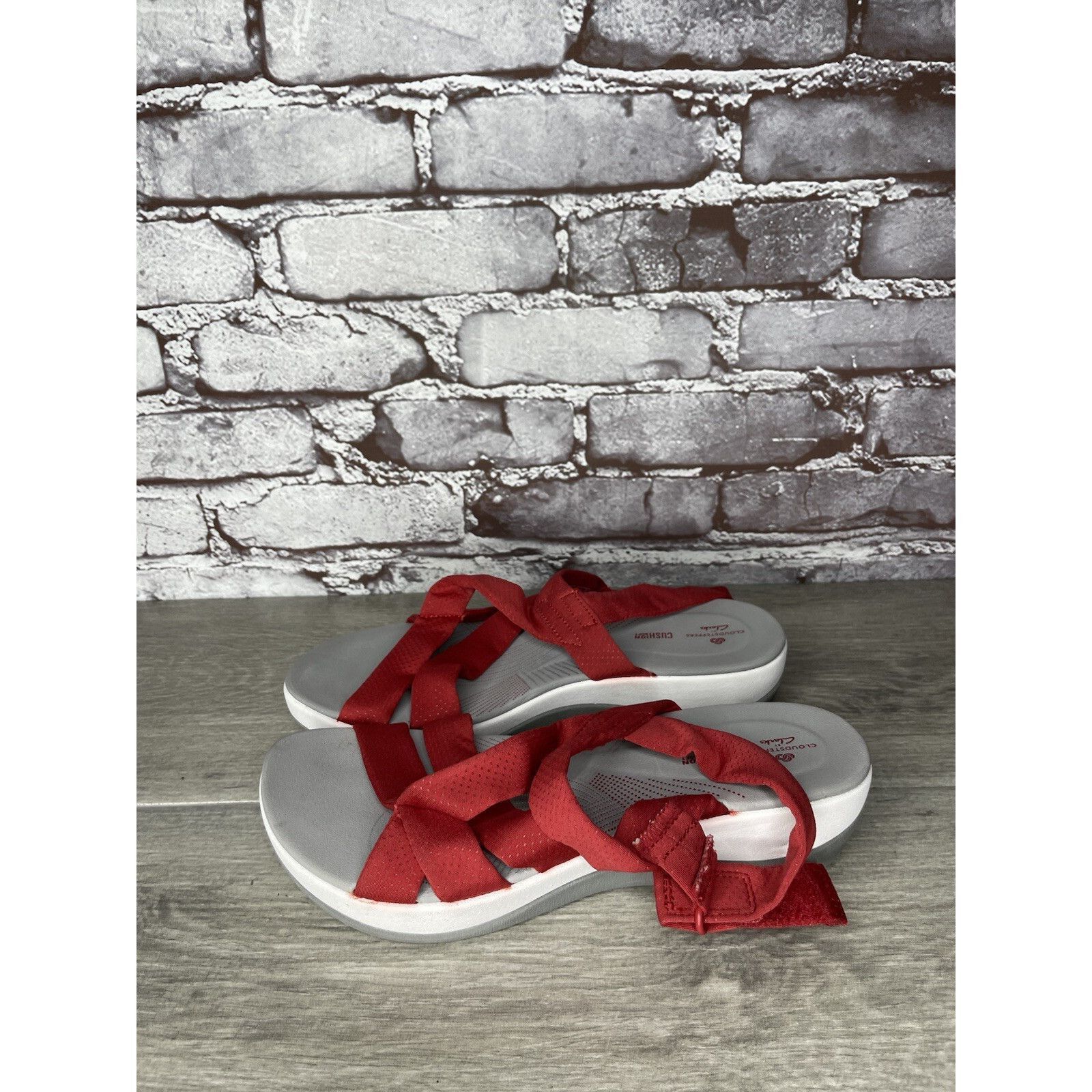 Clarks Clarks Cloud Steppers Red Fabric Strappy Wedge Comfort Sanda Size US 8 / IT 38 - 19 Thumbnail