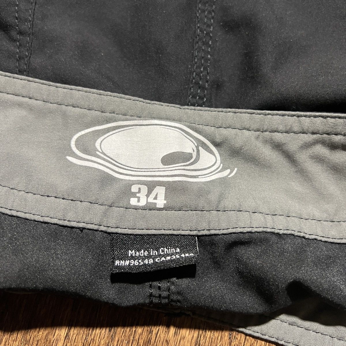Oakley × Vintage y2k oakley board shorts Size US 34 / EU 50 - 6 Thumbnail