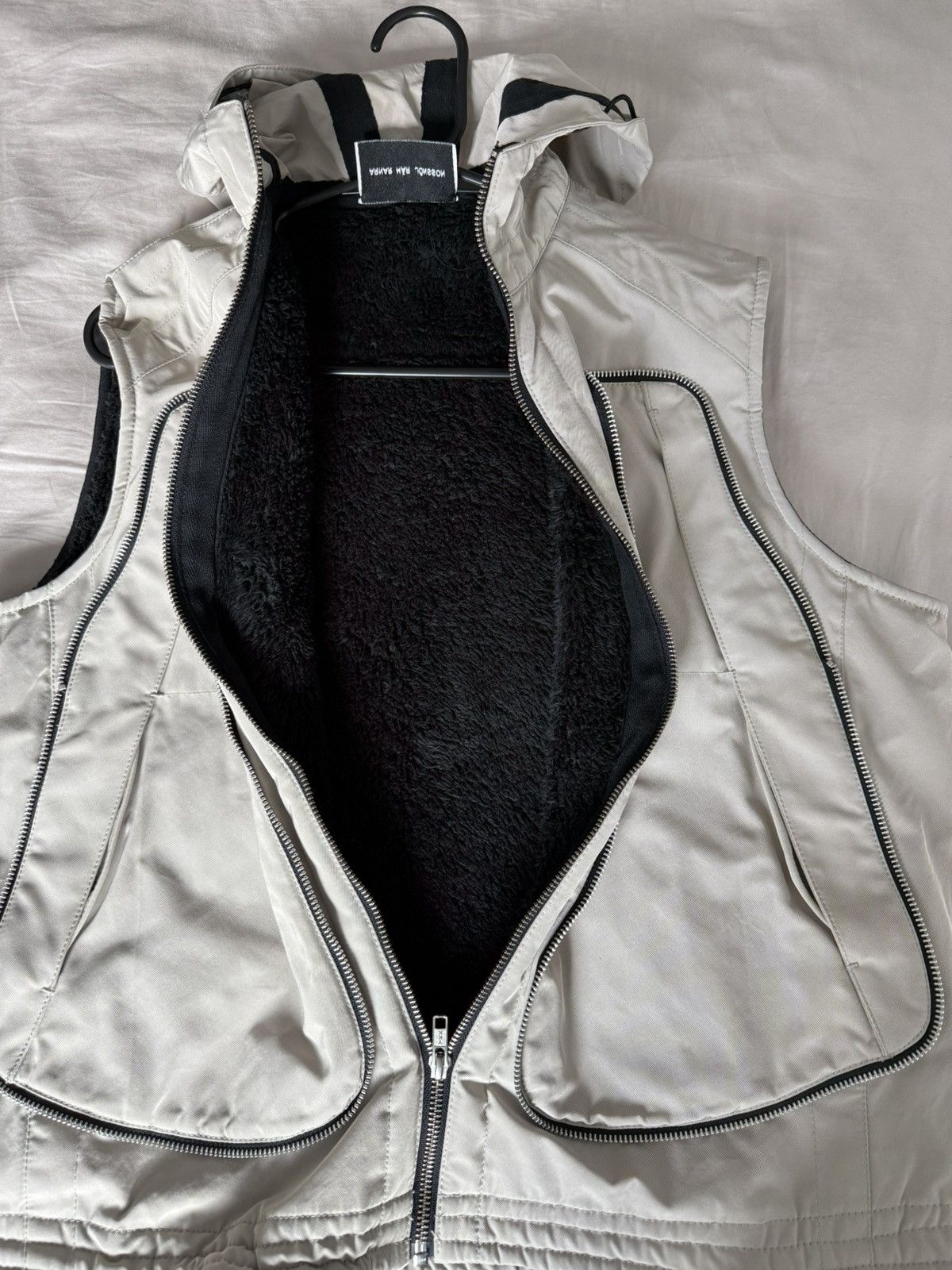 Arnar Mar Jonsson Arnar Mar Jonsson Fur 4 pockets vest Size US M / EU 48-50 / 2 - 5 Thumbnail
