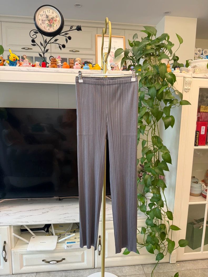 Issey Miyake Issey Miyake size:3 Grey pleated pants Size 42" / US 20 - 2 Thumbnail
