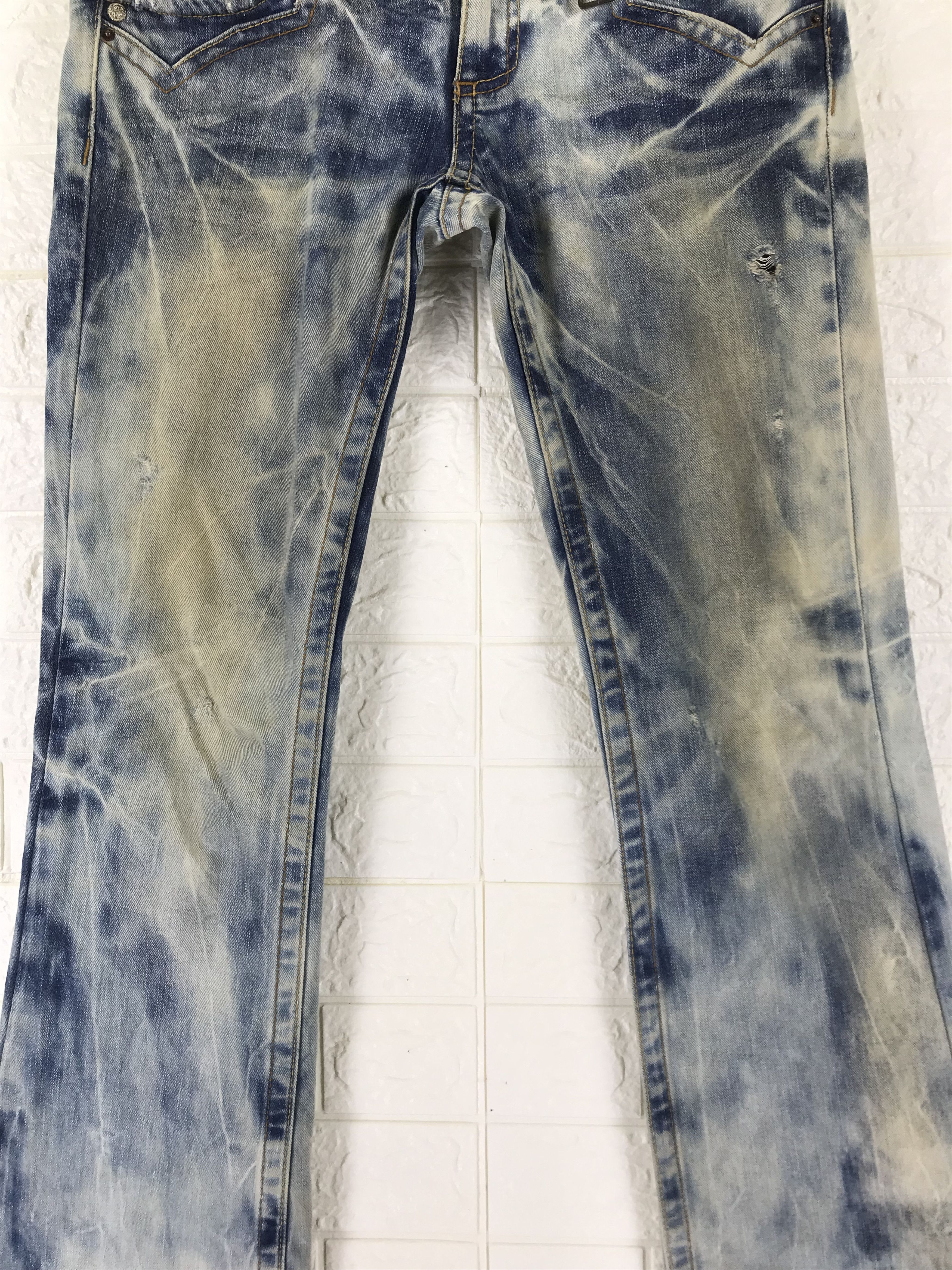 Japanese Brand Vintage Red Pepper Wings Embroidered Flare Jeans Size US 32 / EU 48 - 5 Thumbnail