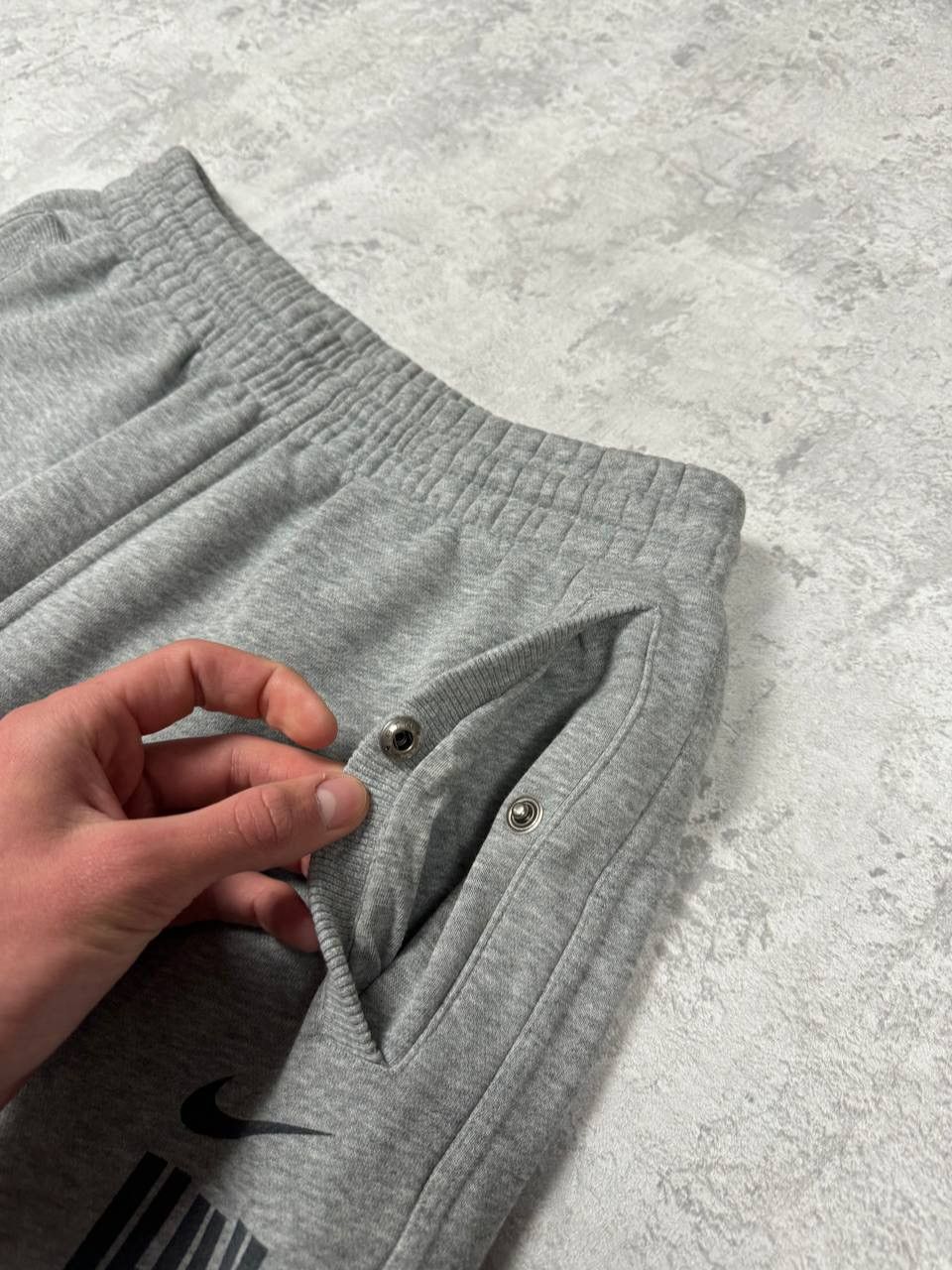 Nike Vintage Nike Gray Y2K Baggy Sweatpants Joggers Size S Size US 31 - 8 Thumbnail