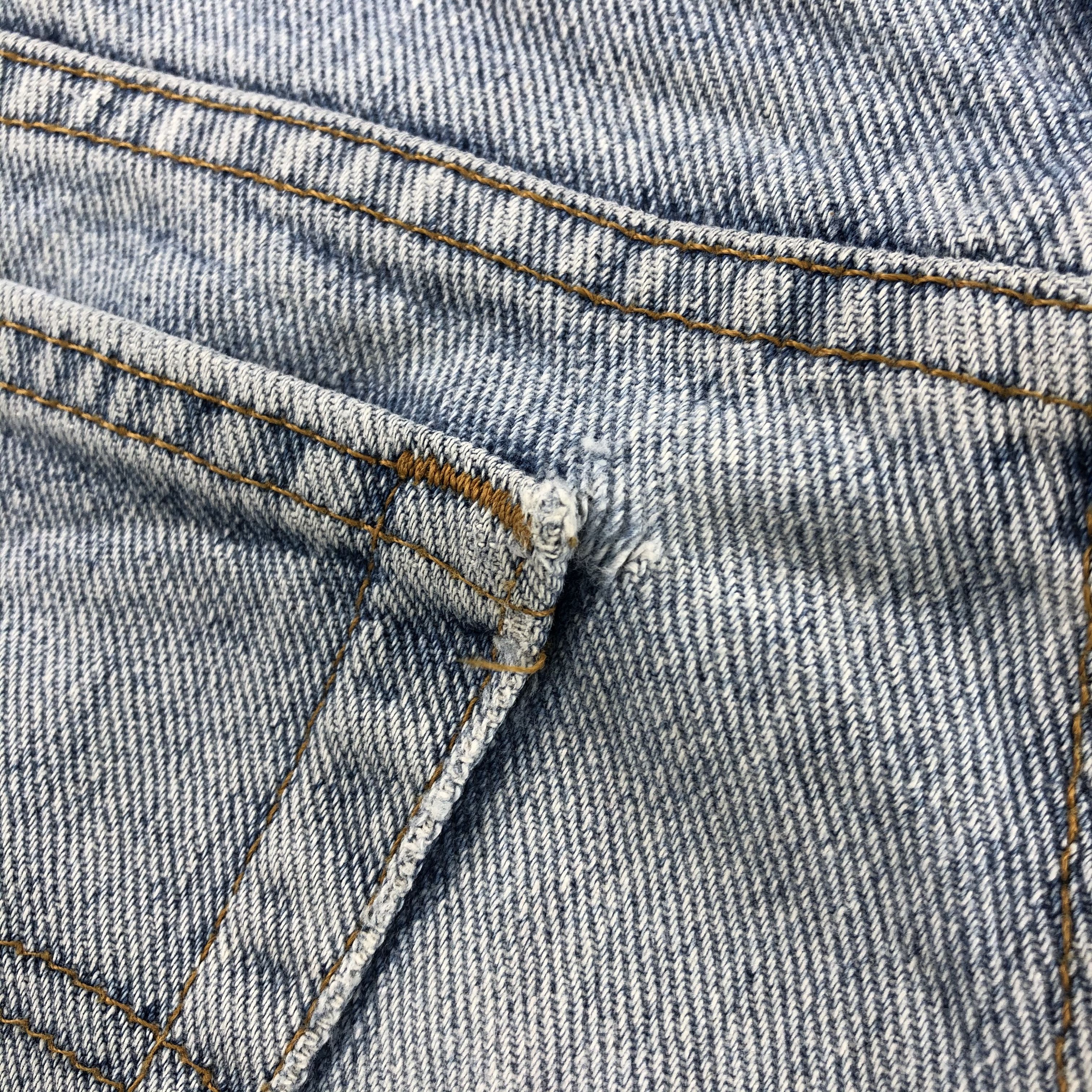 Levi's Vintage 90s Levis 560 Jeans Medium Wash Denim KJ930 Size US 32 / EU 48 - 10 Thumbnail