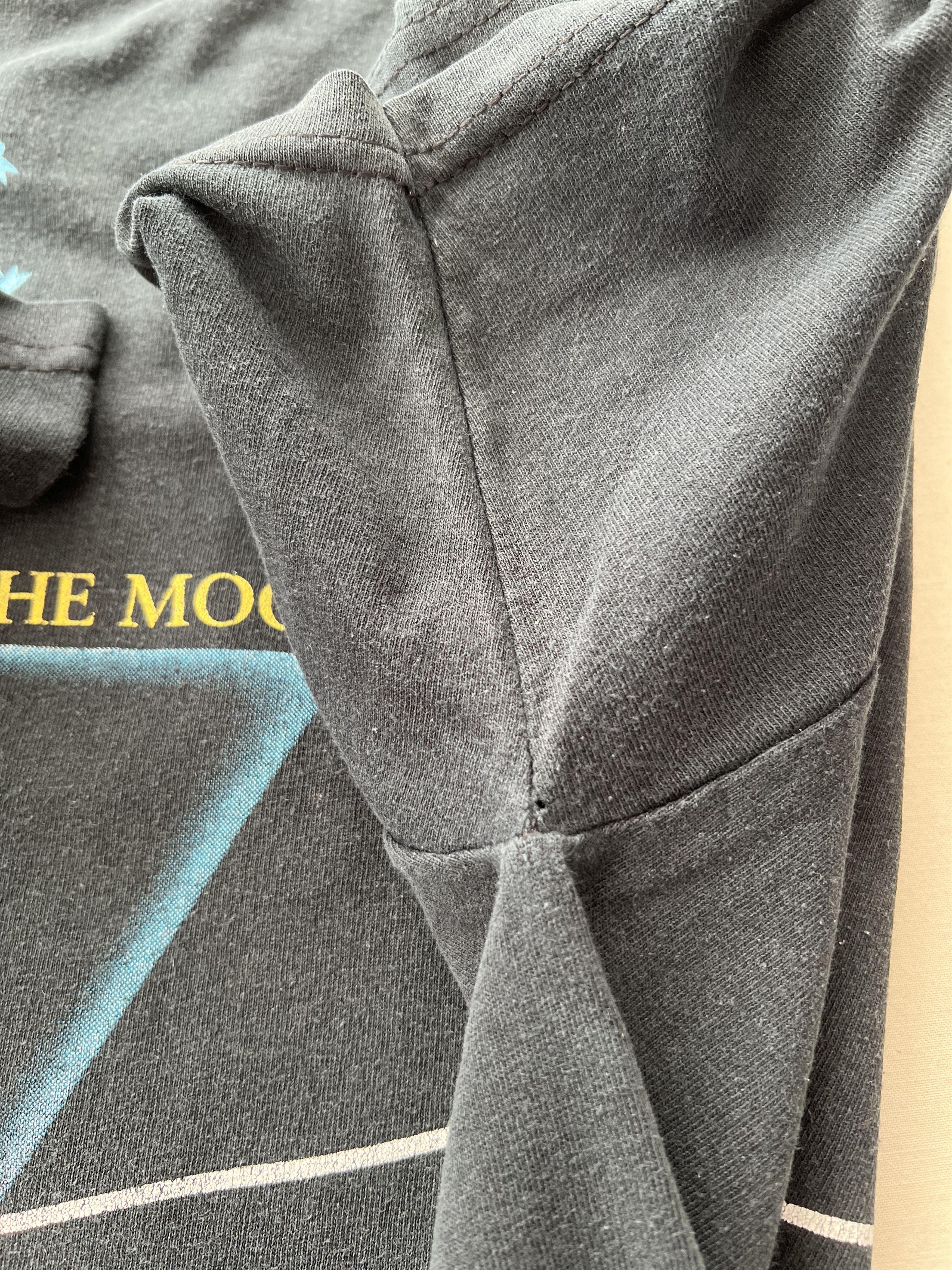 Band Tees Vintage 2000s Pink Floyd The Dark Side of the Moon Reprint Size US XL / EU 56 / 4 - 20 Thumbnail