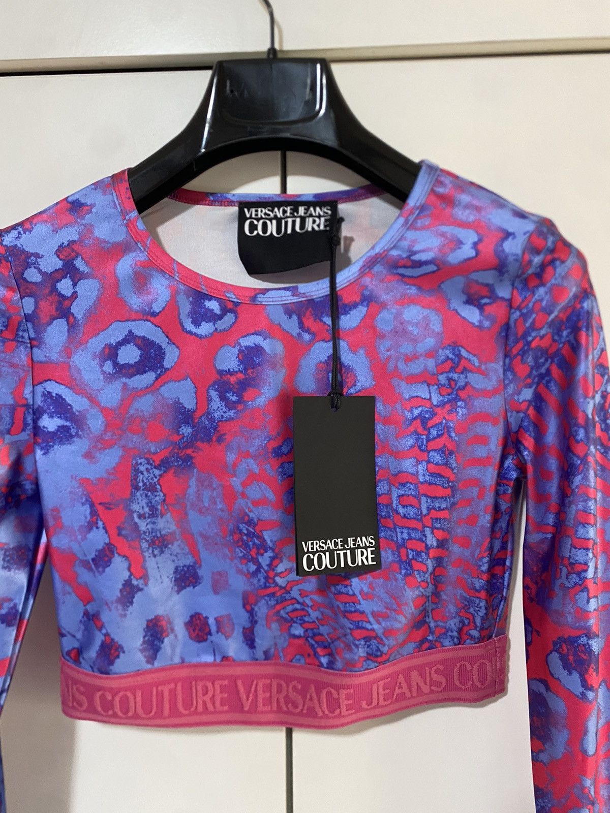Versace Jeans Couture Animal Print Lycra T-Shirt, size 40, Pink, new with tag. * Size S / US 4 / IT 40 - 3 Thumbnail