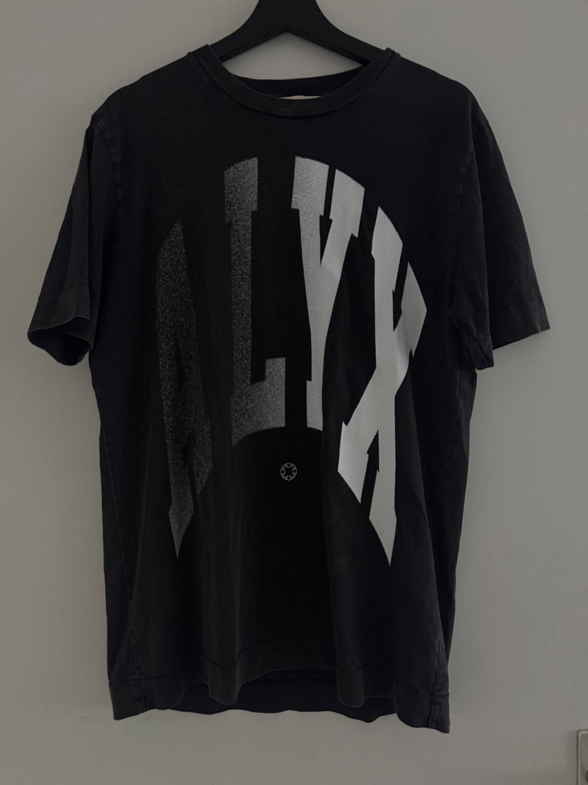 1017 ALYX 9SM 1017 ALYX 9SM Oversized Logo T-Shirt Size US L / EU 52-54 / 3 - 1 Thumbnail
