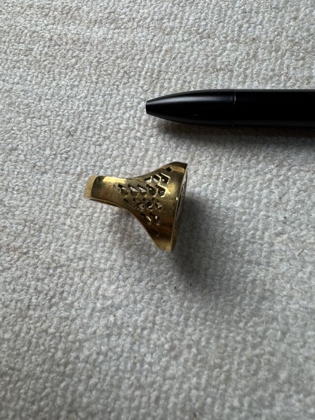 Palace We are 1 sovereign ring Size ONE SIZE - 6 Thumbnail