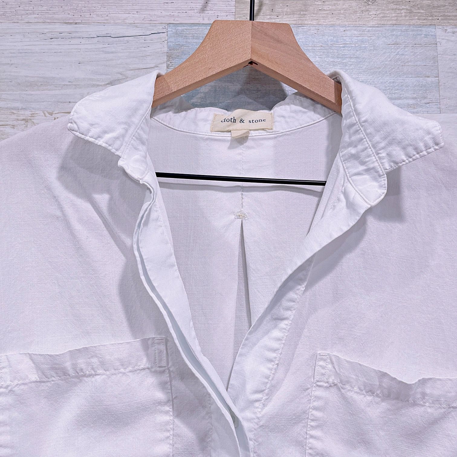 Anthropologie Cloth & Stone Lyocell Split Back Button Down Shirt White S Size S / US 4 / IT 40 - 2 Thumbnail