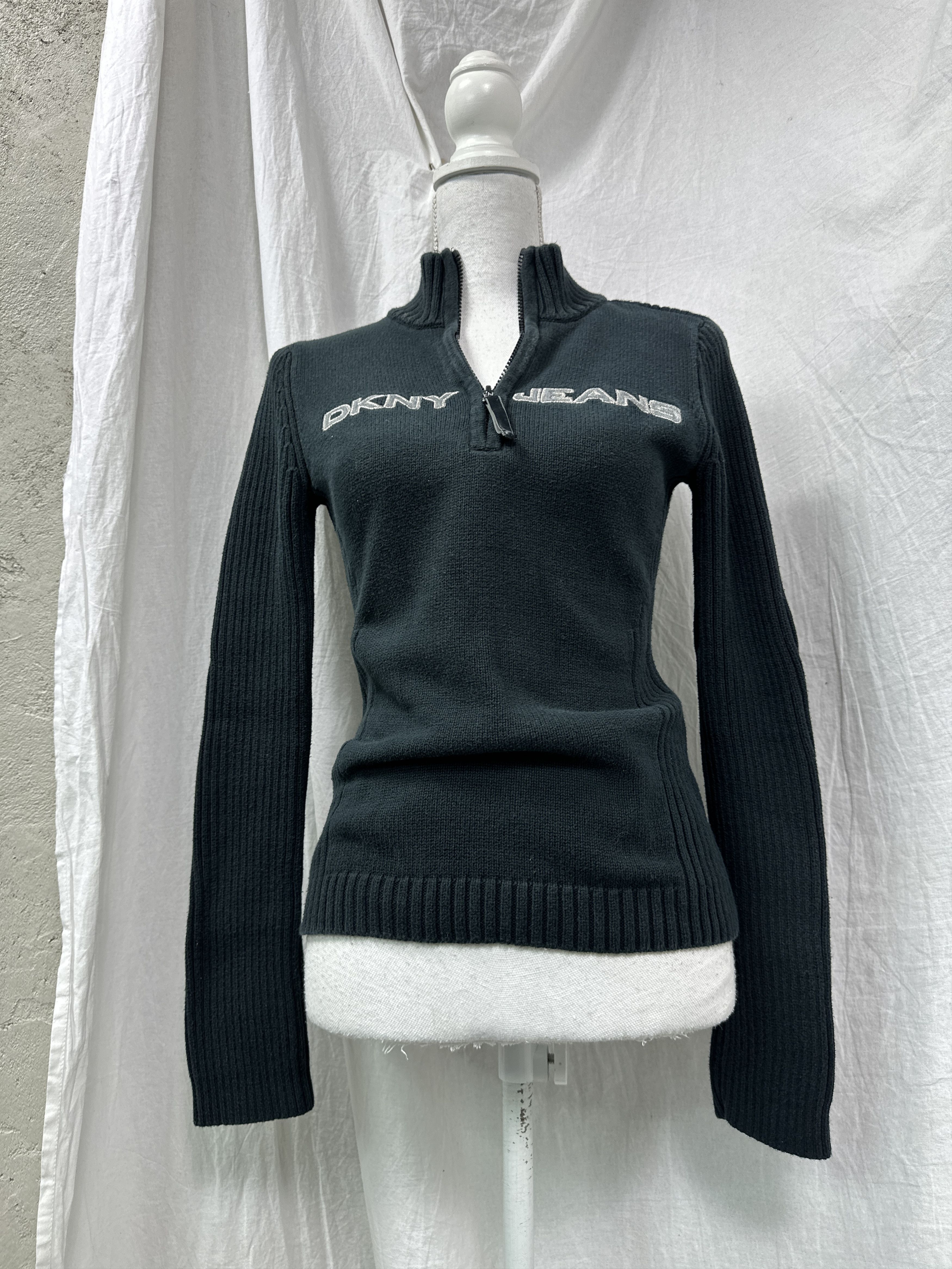 DKNY Vintage Streetwear Casual Sportswear DKNY Sweater Y2K Size US S / EU 44-46 / 1 - 1 Thumbnail