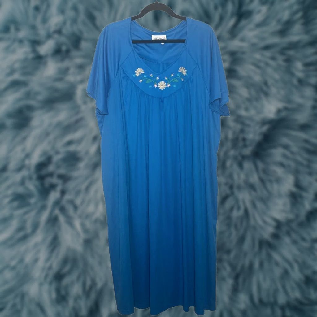 Vintage VINTAGE Anthony Richards Kaftan Womens 2XL Blue Nightgown Chest Embroidered Flowers Size ONE SIZE - 1 Thumbnail