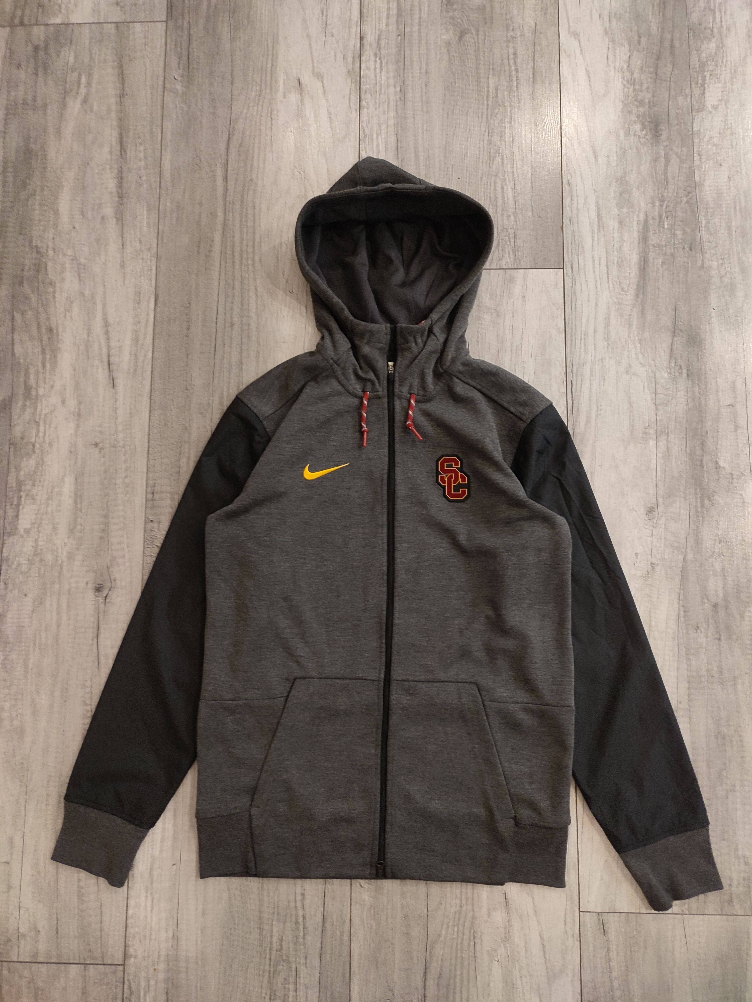 nike hoodie small logo