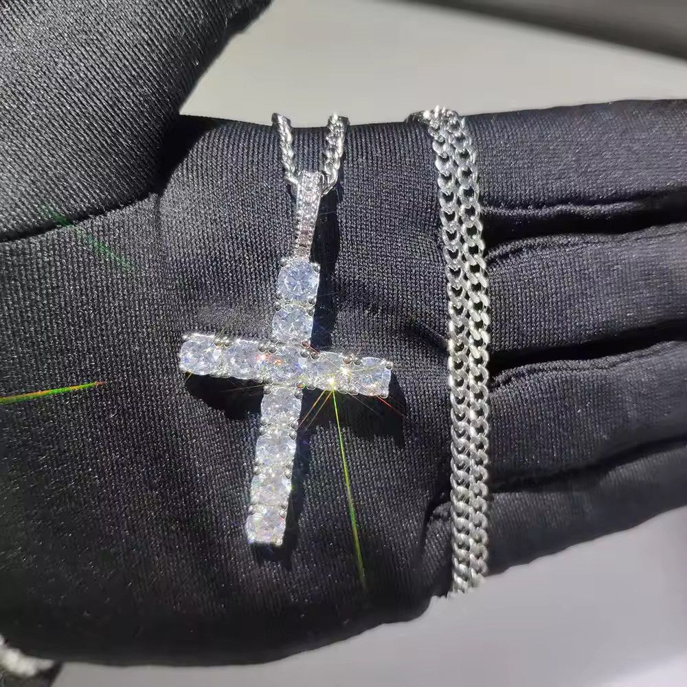 Jewelry Simple Cross Pendant Necklace in Silver, Men's