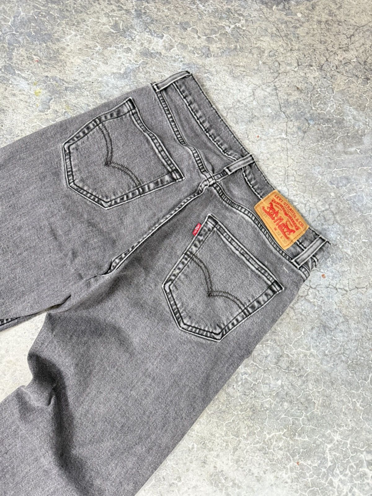 Levi's × Vintage Faded Vintage Levi’s Size US 32 / EU 48 - 2 Thumbnail