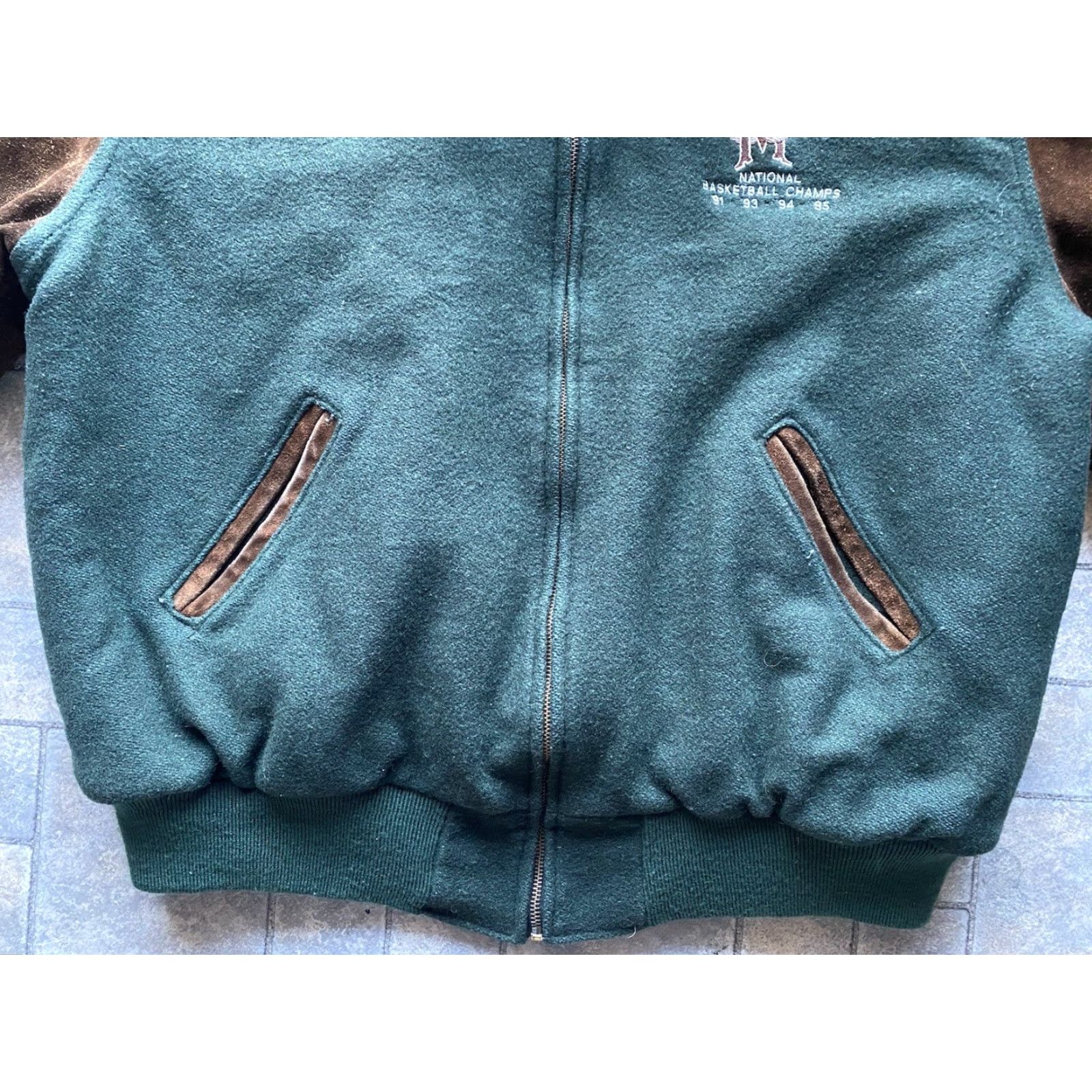 Holloway VINTAGE Multnomah Athletic Club Logo Basketball Champs 1991-1995 Holloway Men 2XL Jacket Size US XXL / EU 58 / 5 - 5 Thumbnail